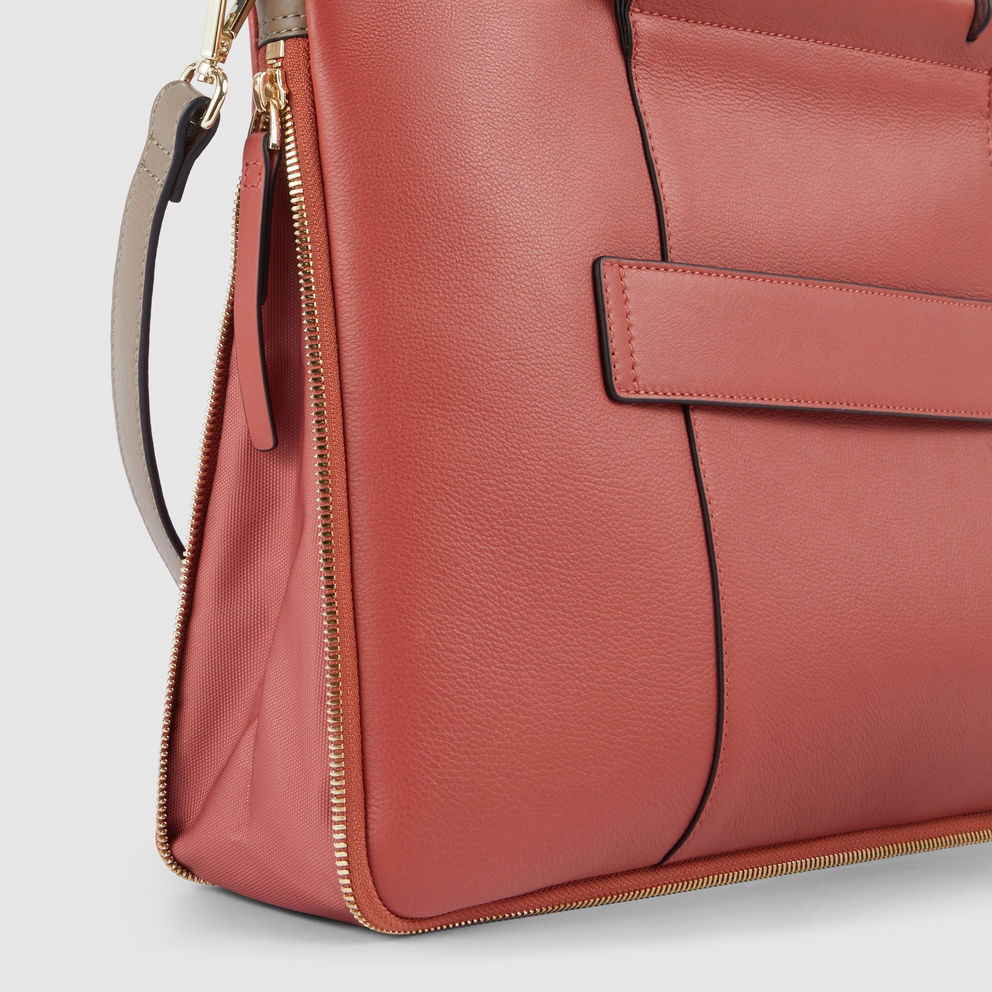 Slim, women's laptop bag 15,6"