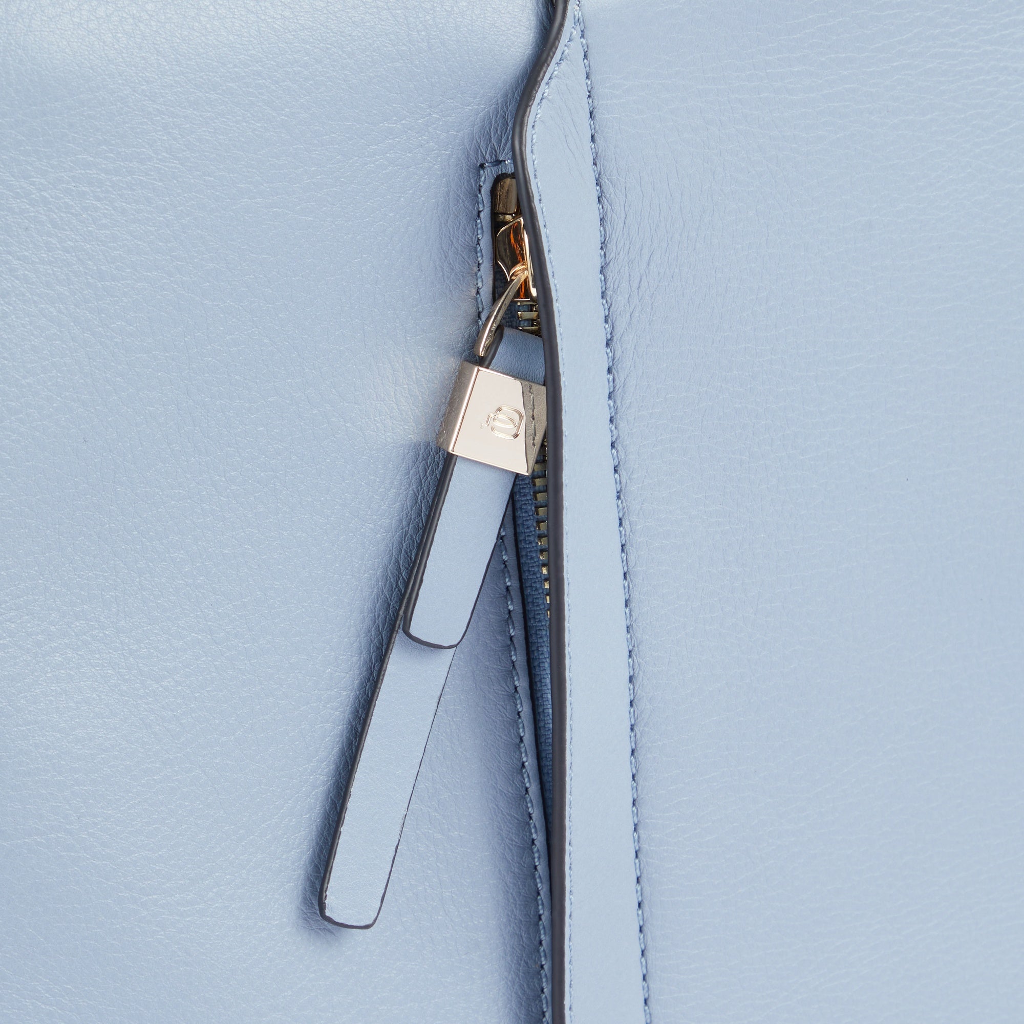 Slim, women's laptop bag 15,6" - 5