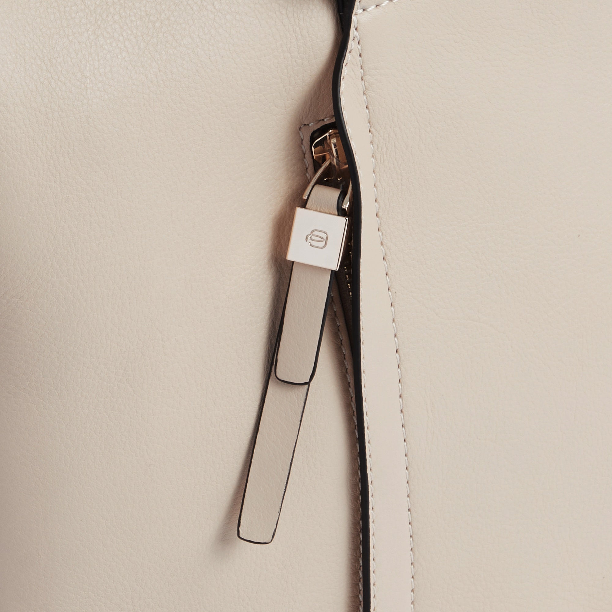 Slim, women's laptop bag 15,6"