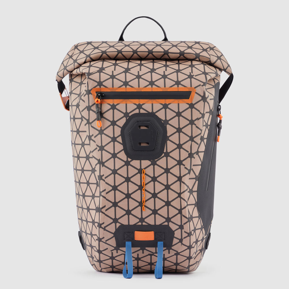 Watertight backpack with roll top fastening
