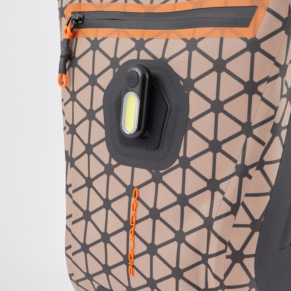 Watertight backpack with roll top fastening