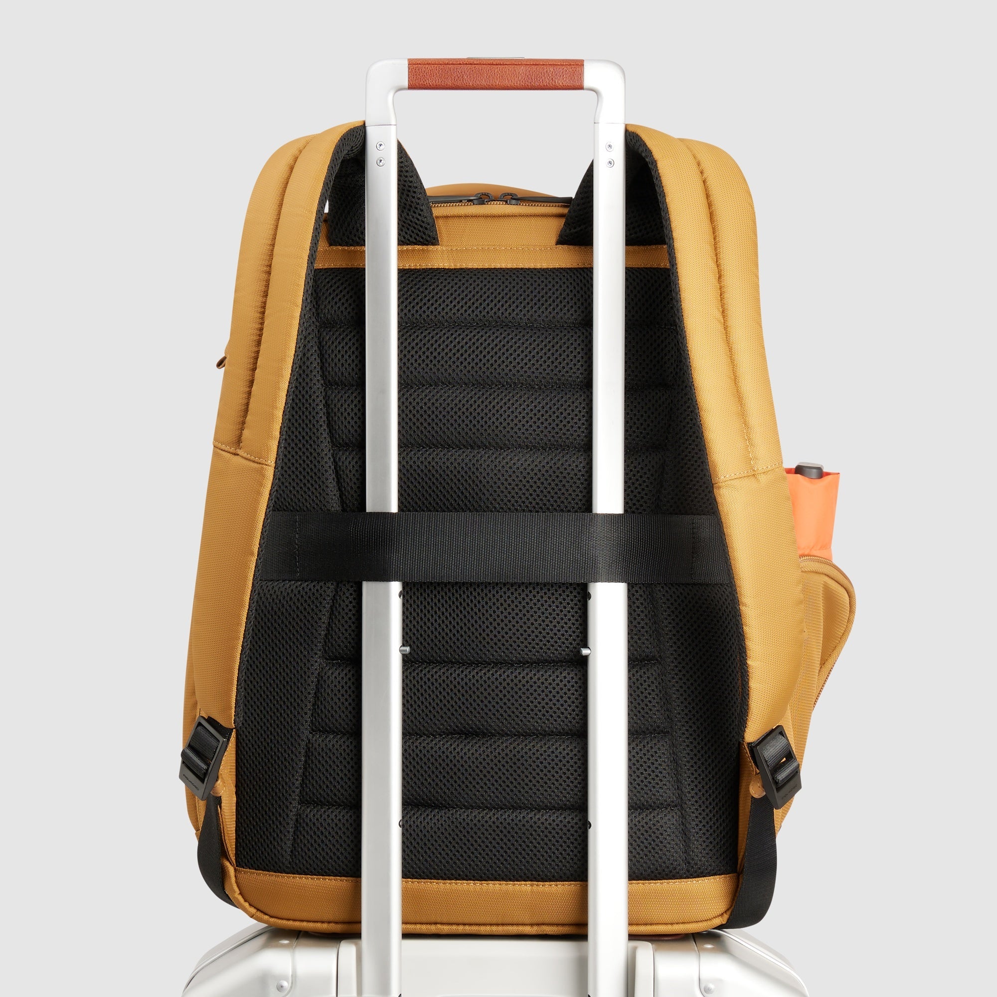 Expandable laptop backpack 15,6" - 3