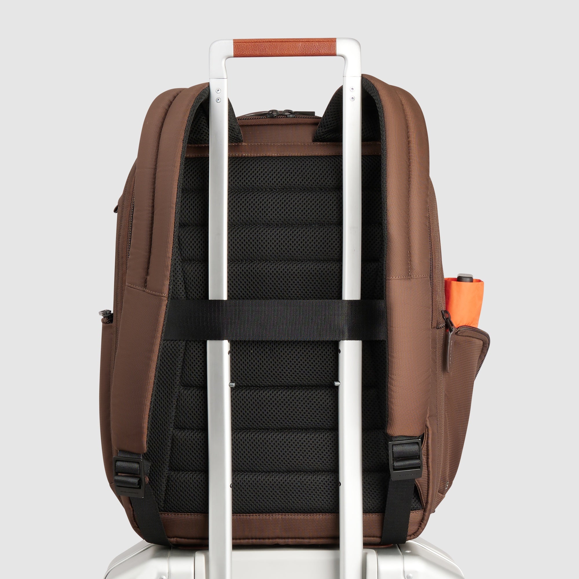 Expandable laptop backpack 15,6" - 3
