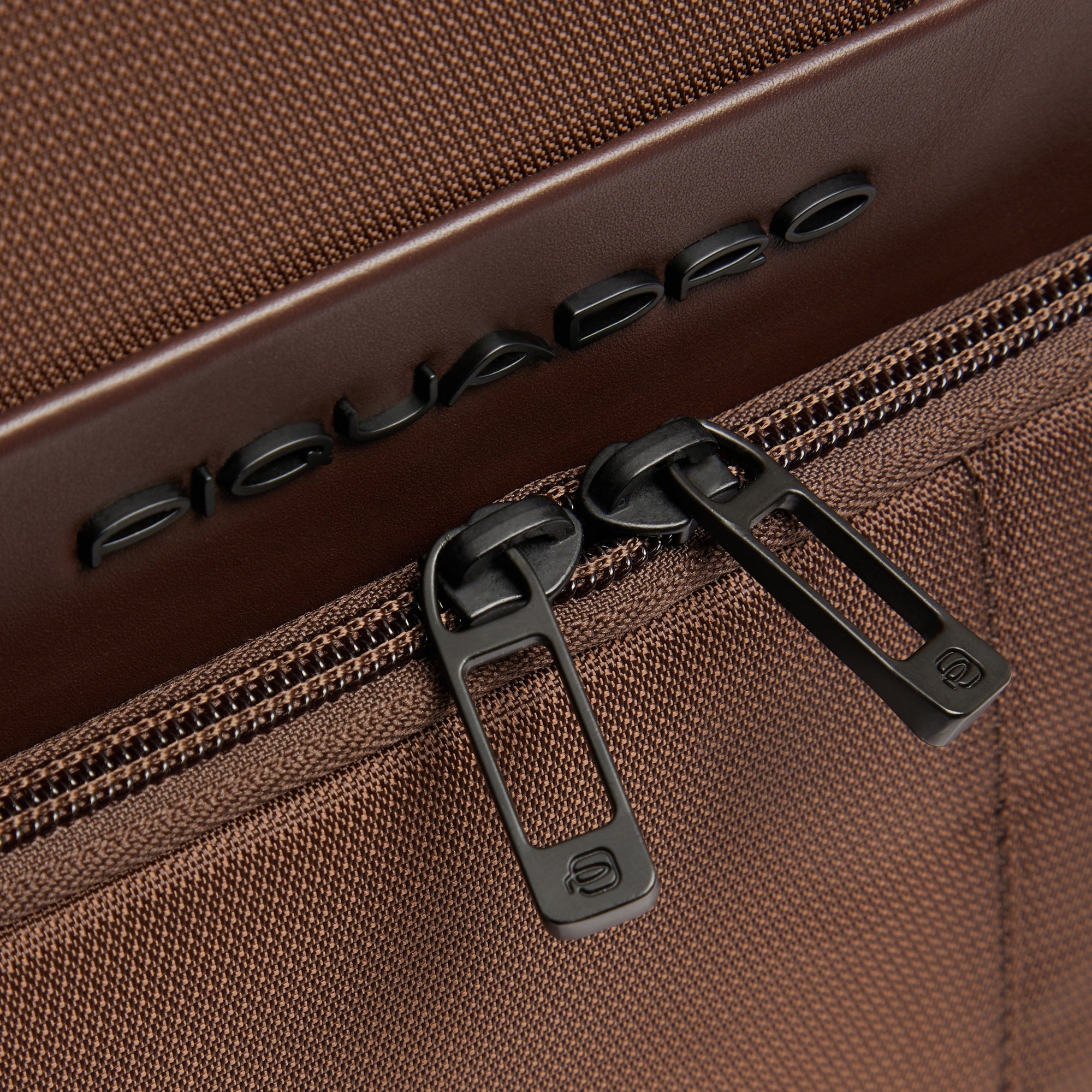 Expandable laptop backpack 15,6" - 6