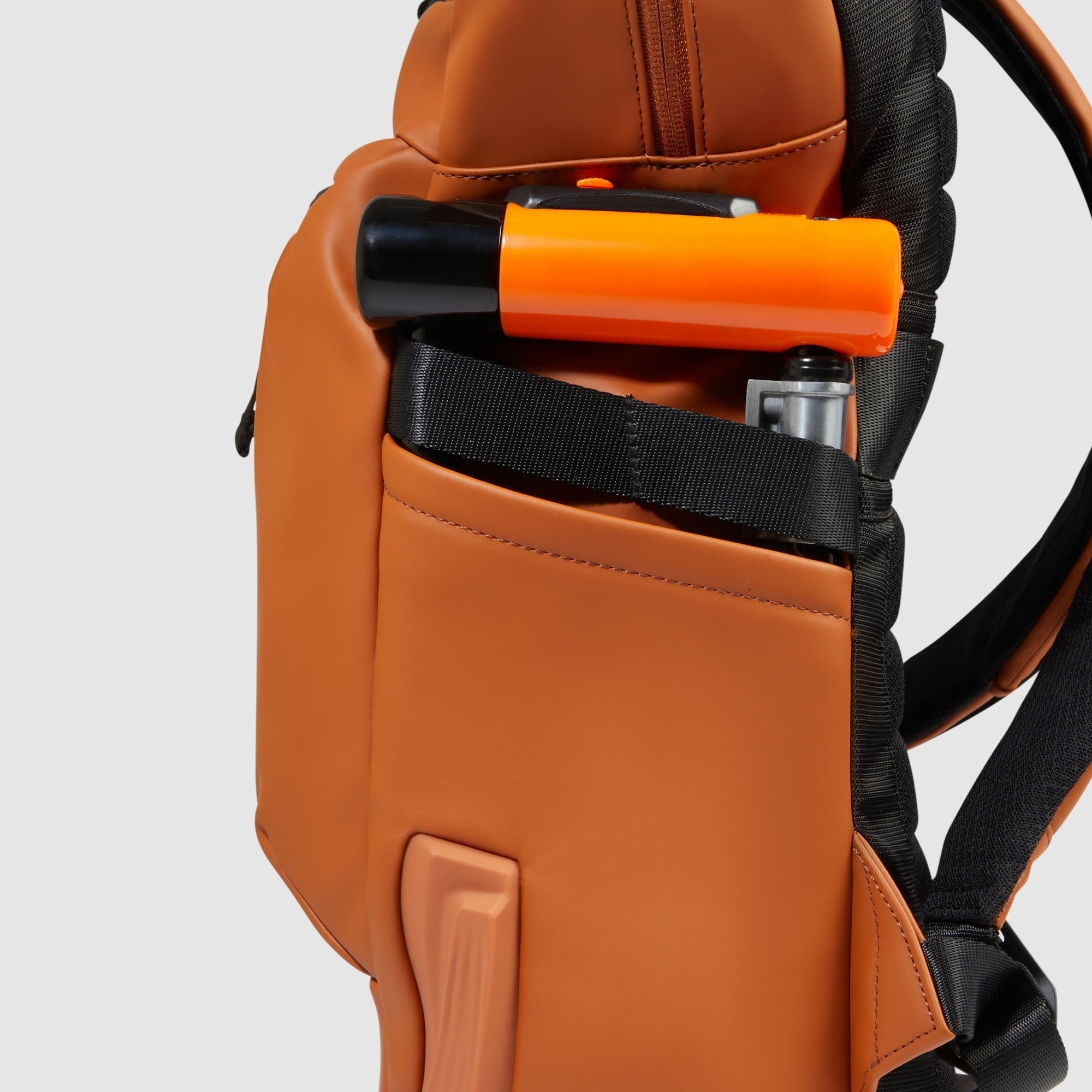 Water resistant roll top backpack for laptop 15,6 - 5