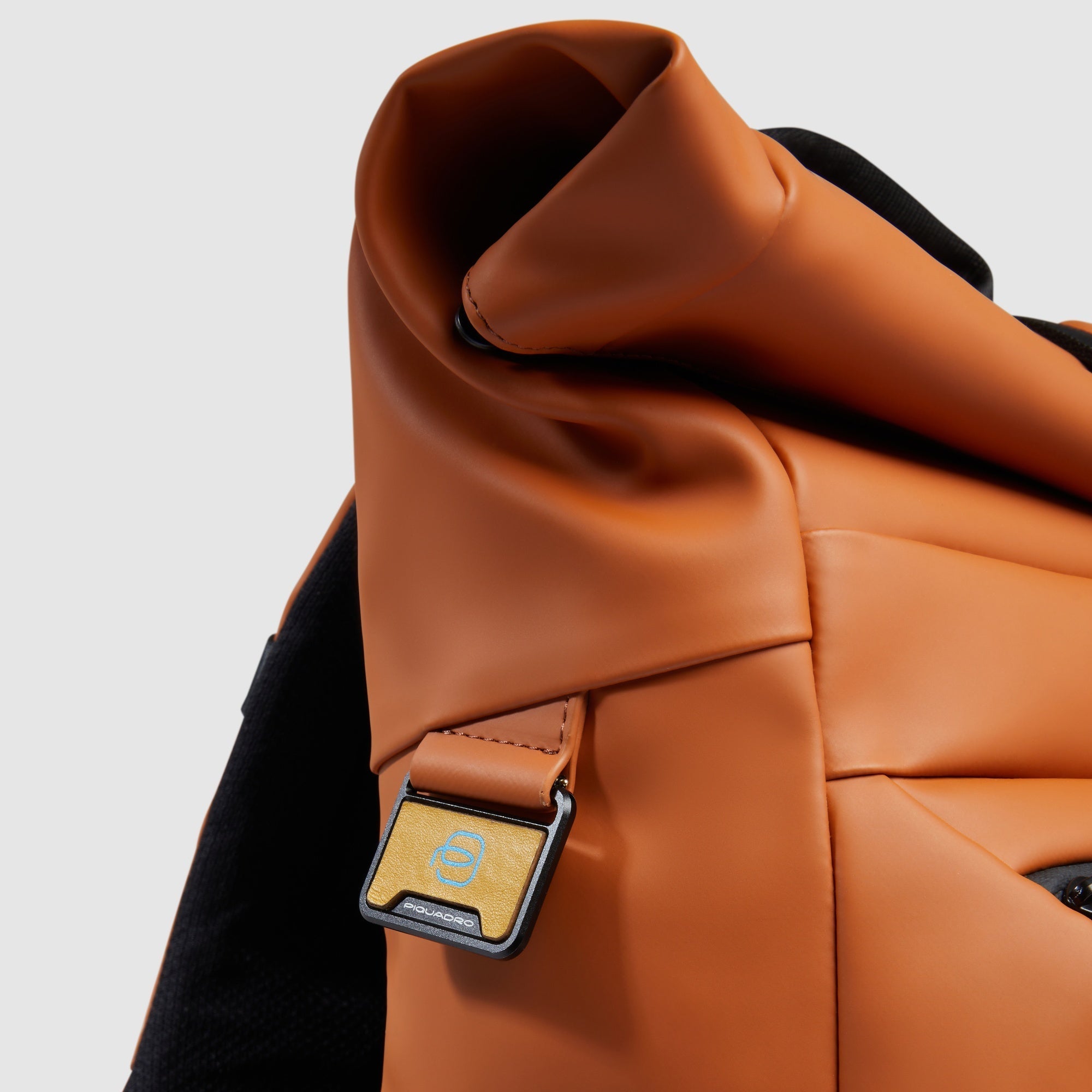 Water resistant roll top backpack for laptop 15,6 - 6