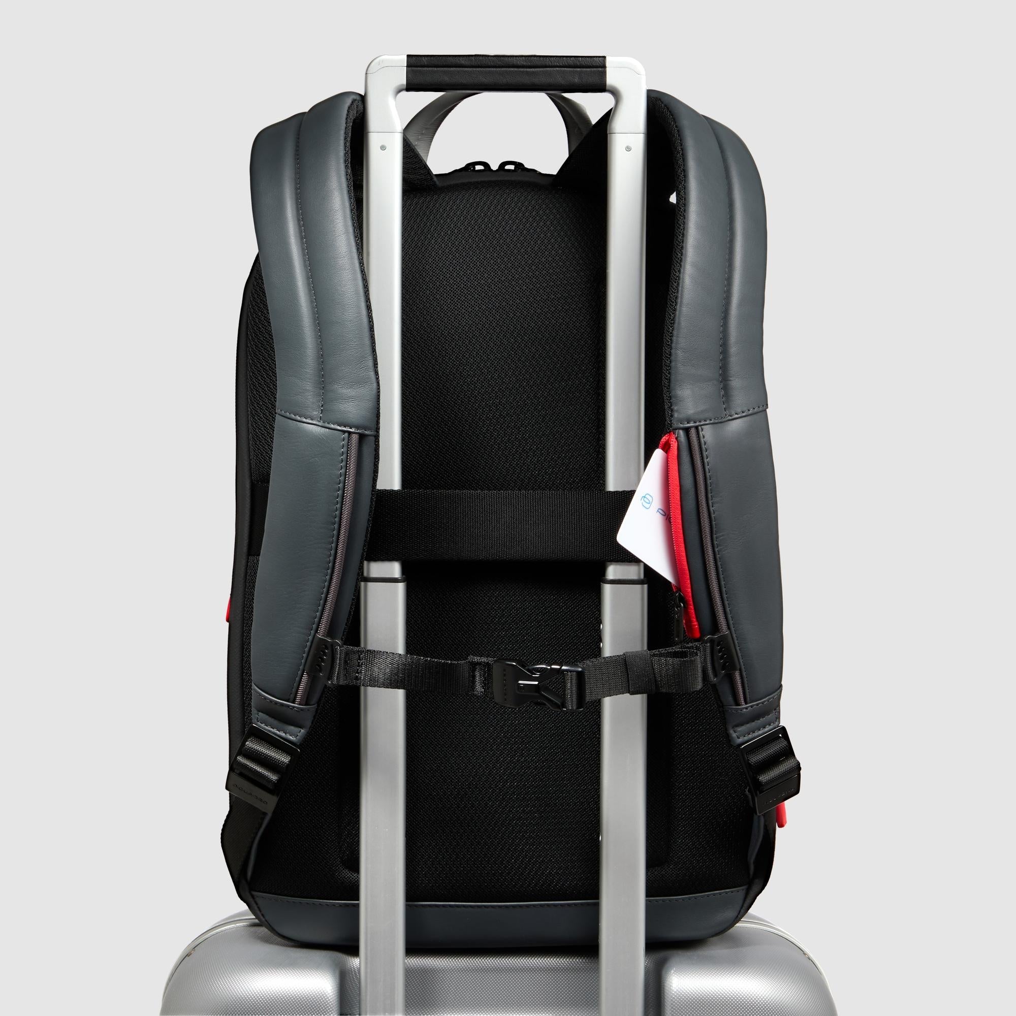 Expandable laptop backpack 15,6"