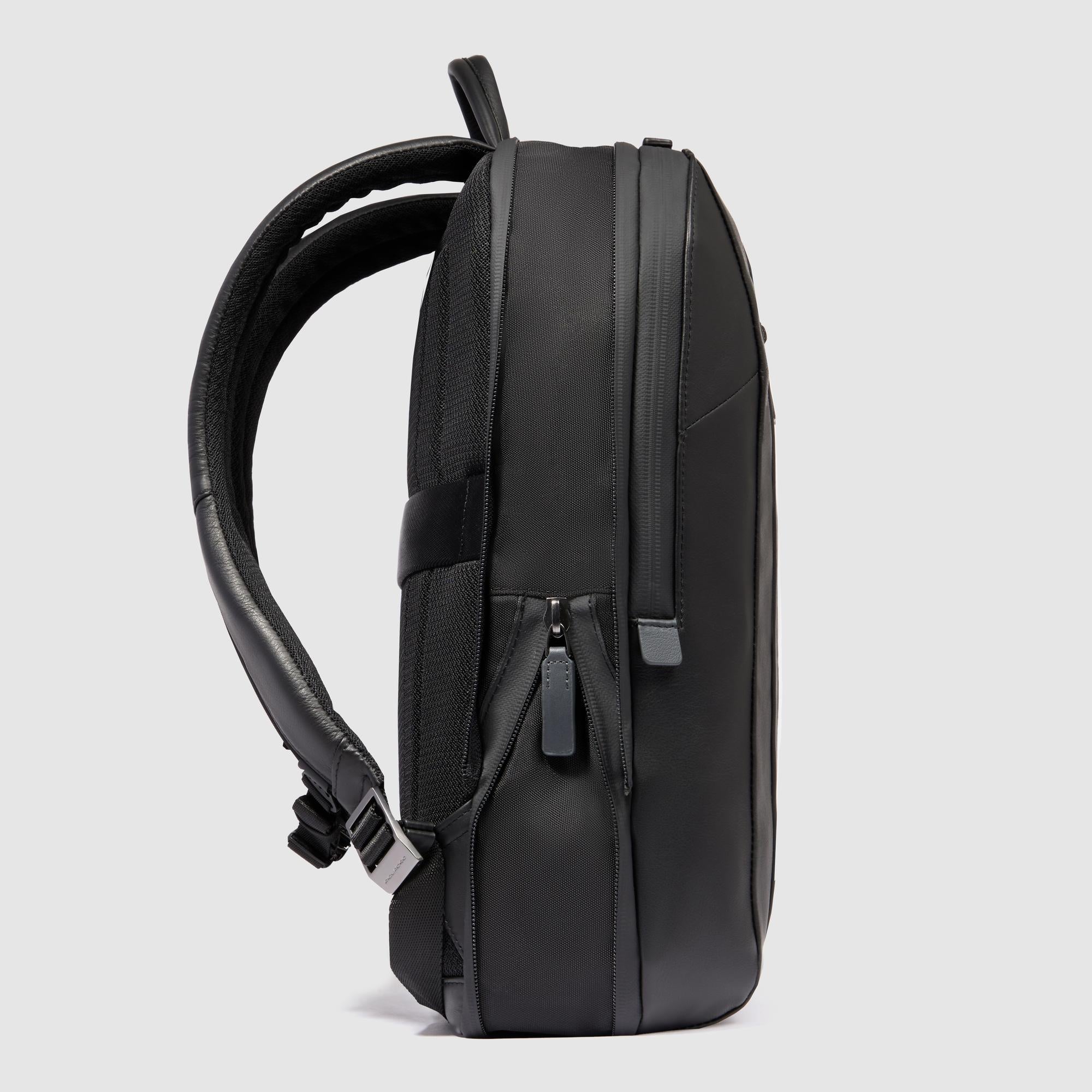Expandable laptop backpack 15,6"