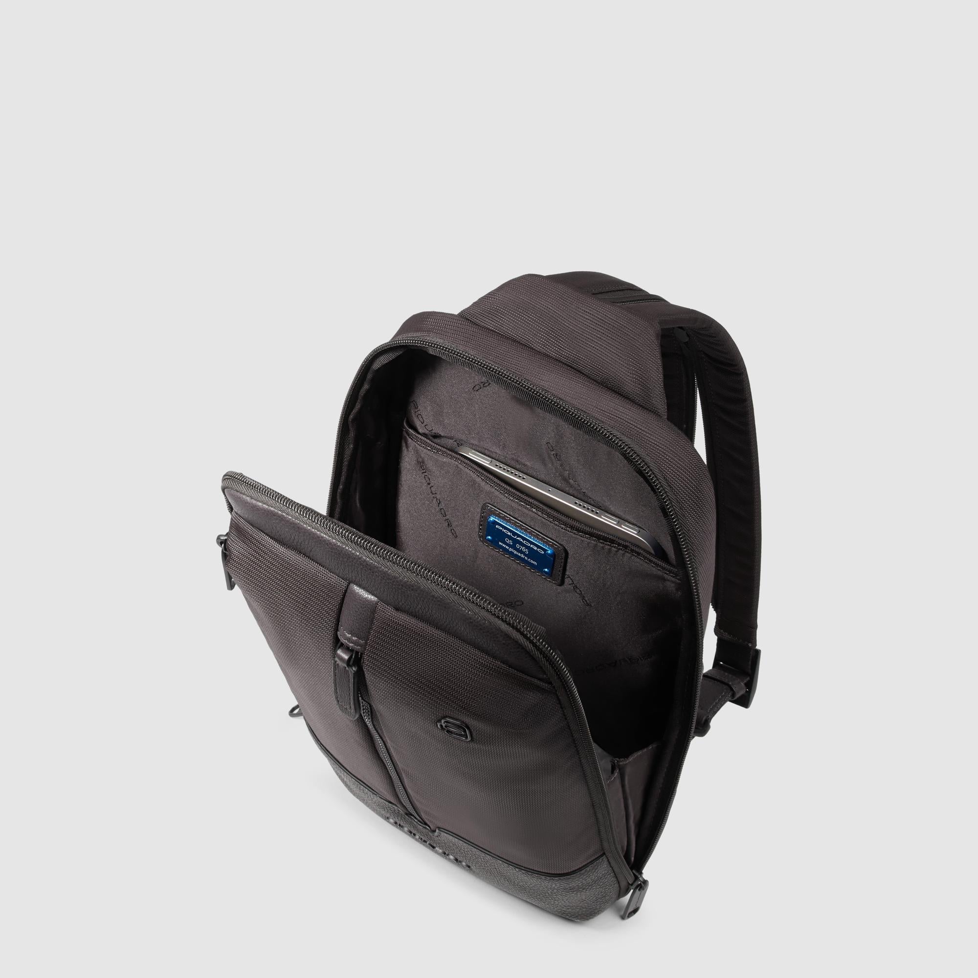 Sling bag in recycled fabric