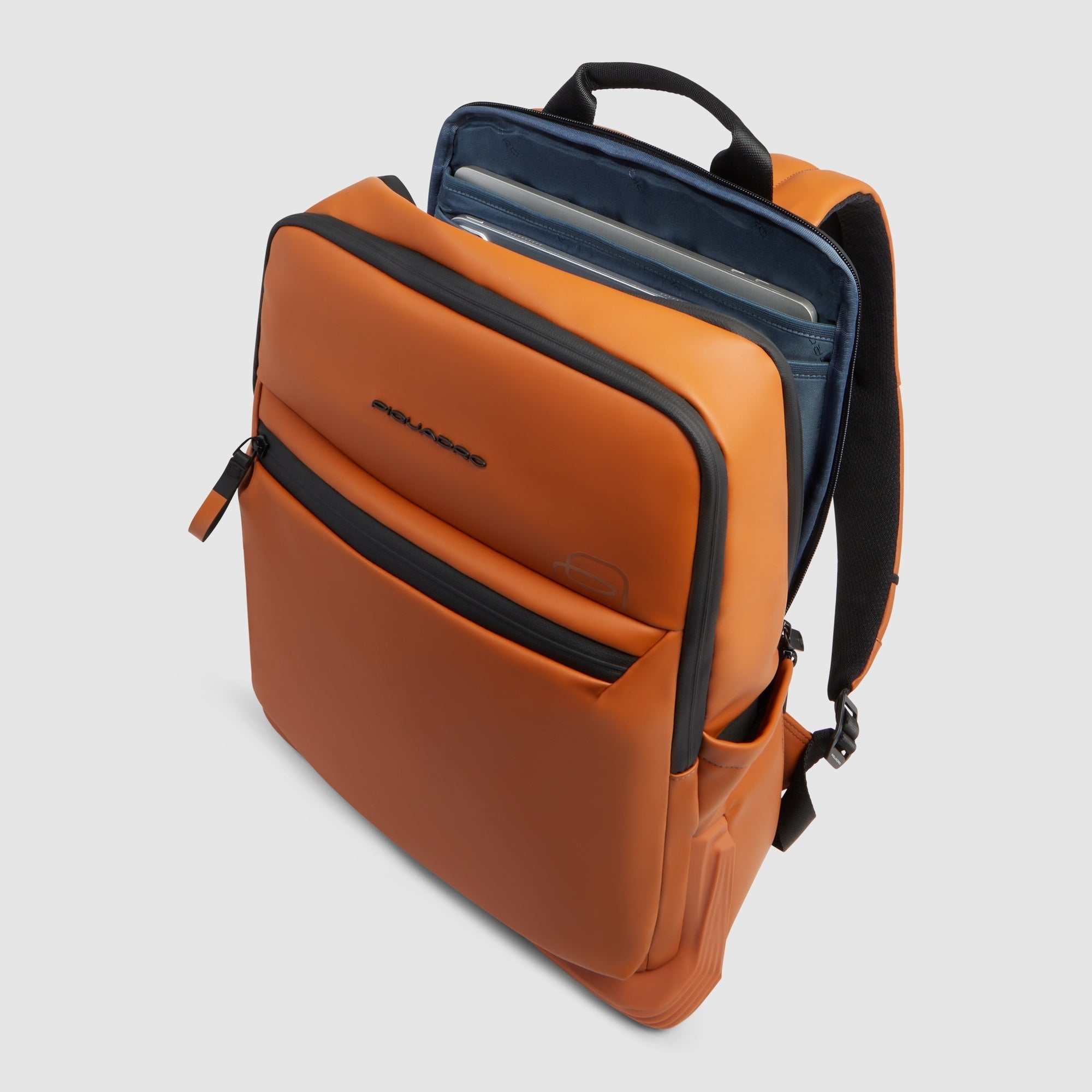 Water resistant computer 15,6" backpack - 4
