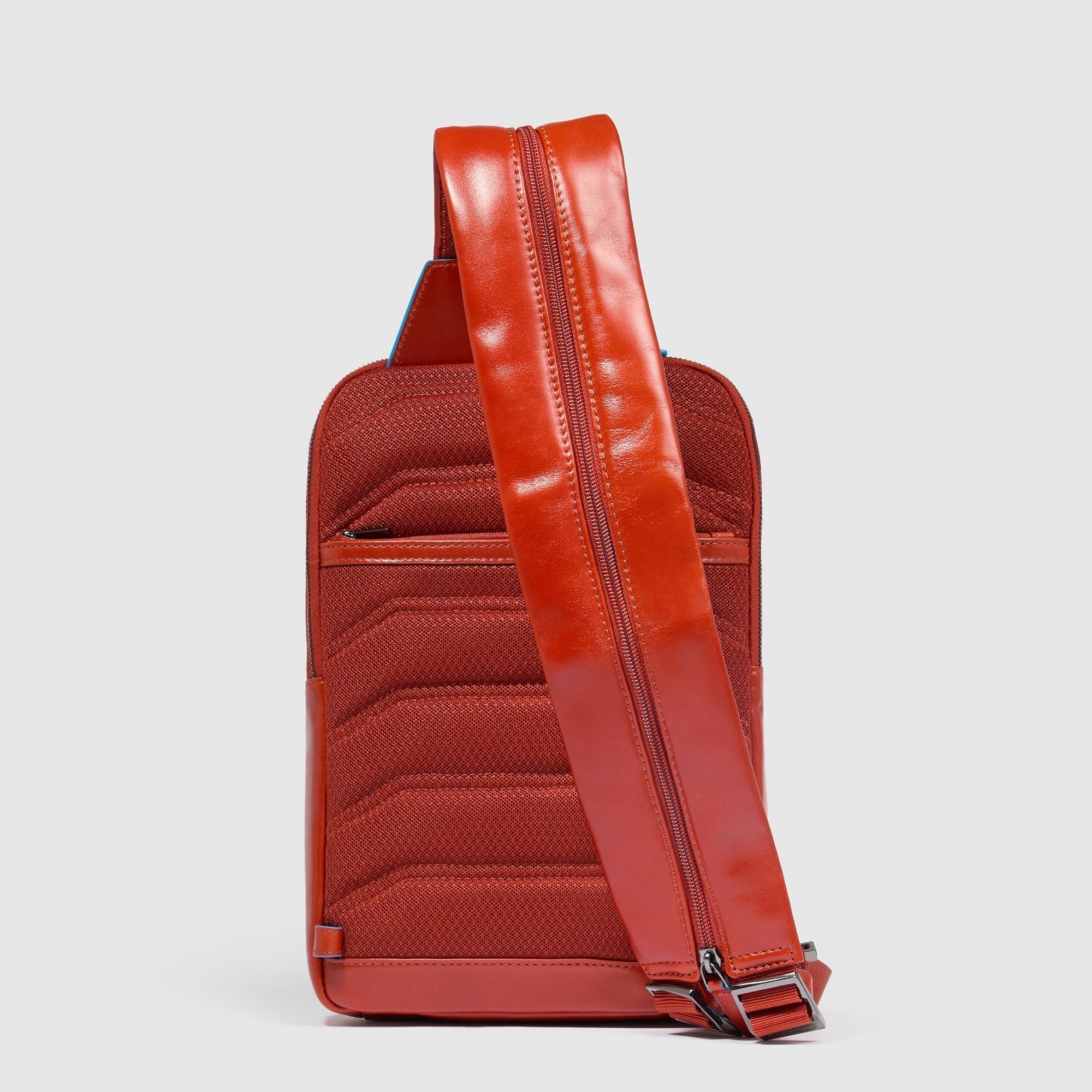 Sling bag im iPad®-Format mit Rucksack-Option