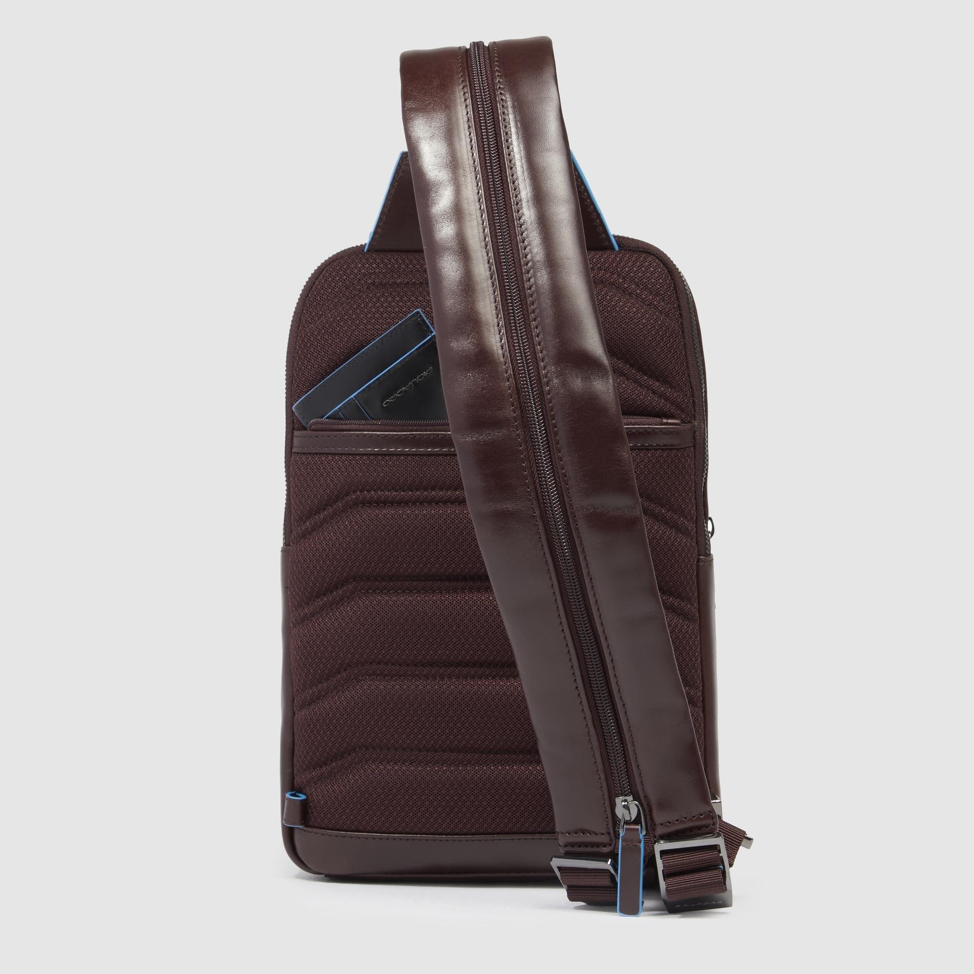 Sling bag im iPad®-Format mit Rucksack-Option