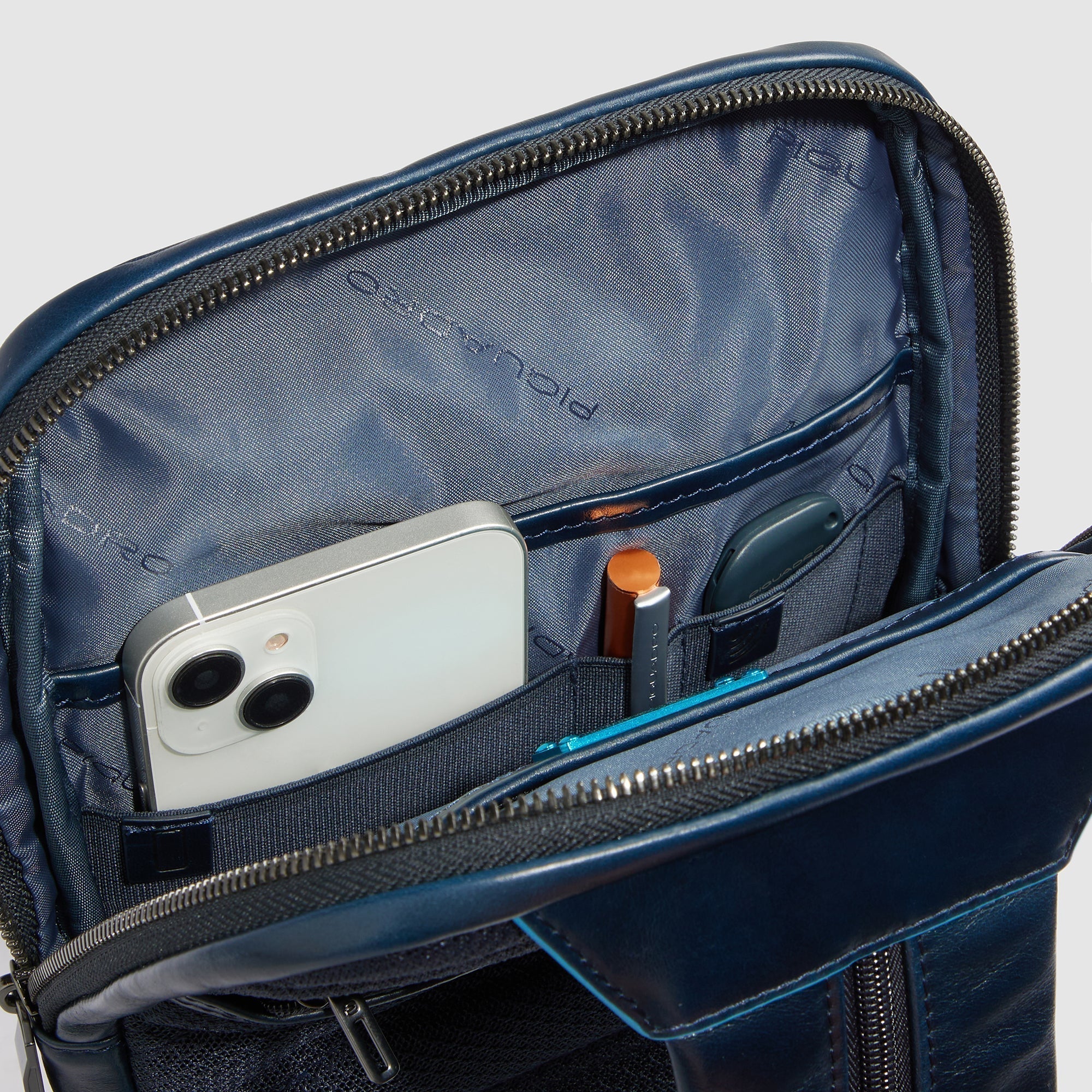 Sling bag im iPad®-Format mit Rucksack-Option