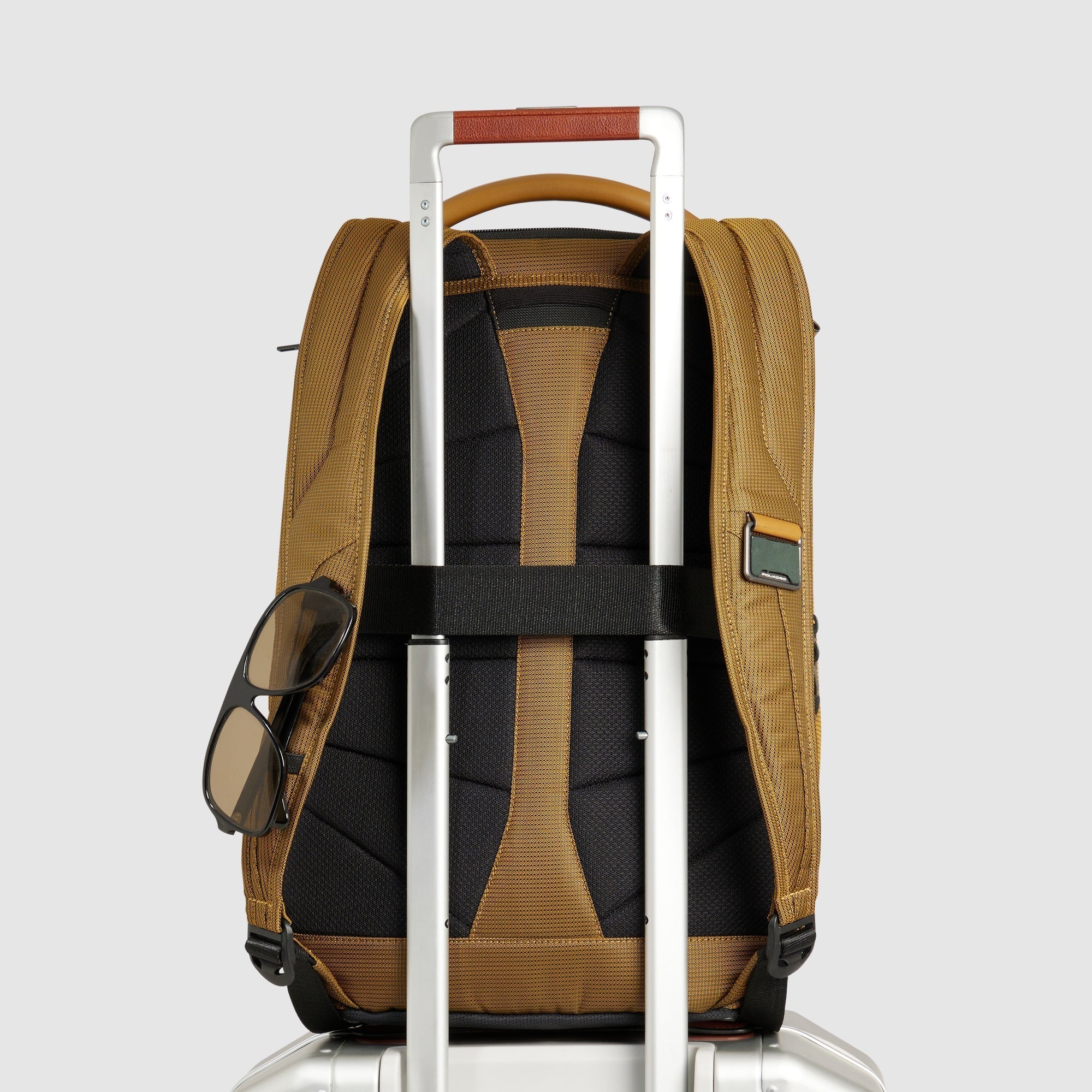 Travel backpack for laptop 15,6" - 3