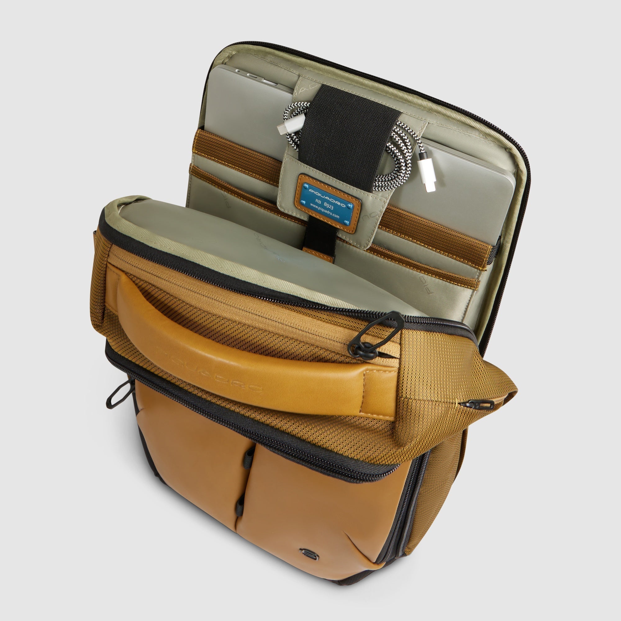 Travel backpack for laptop 15,6" - 5