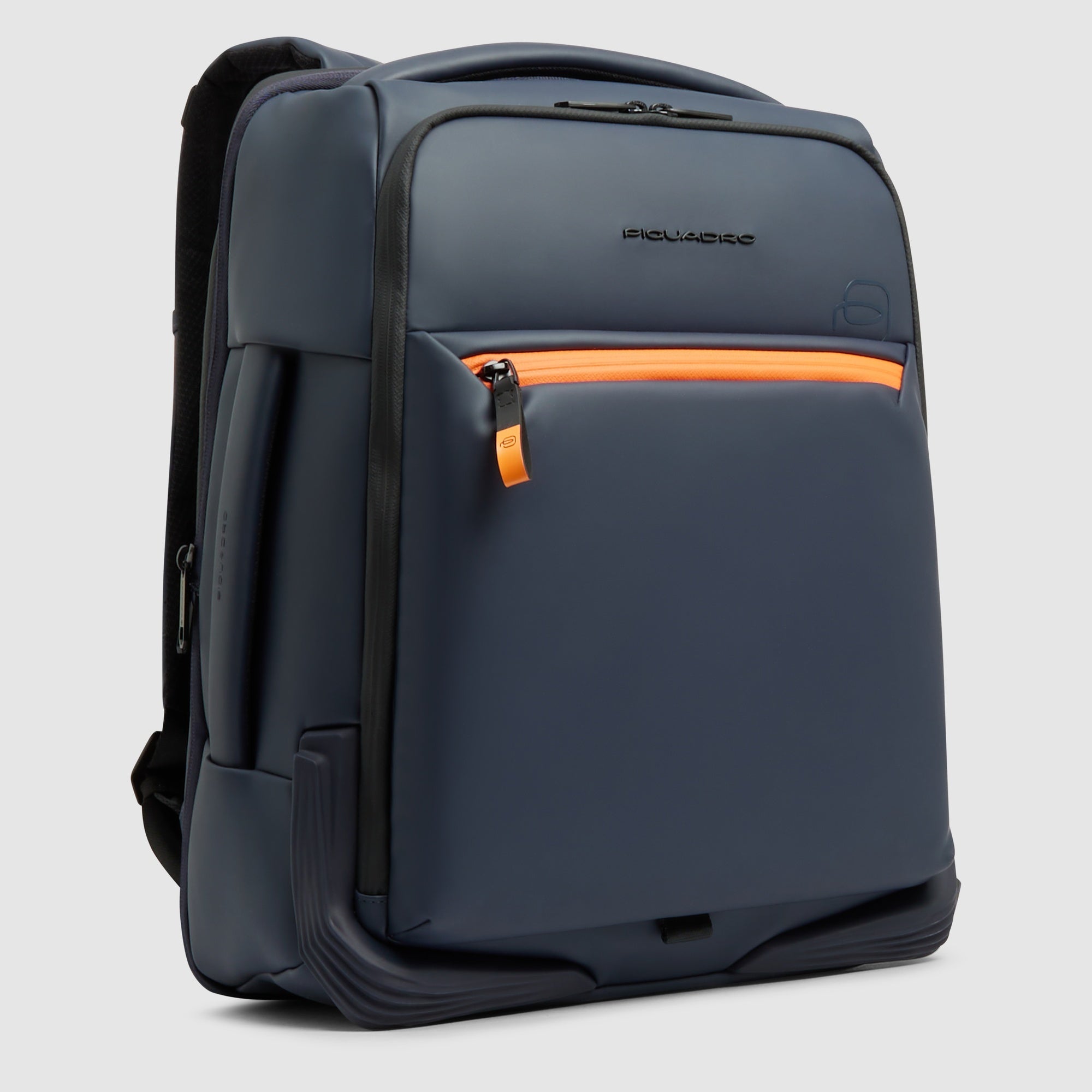 Water resistant travel laptop backpack 15,6" - 2