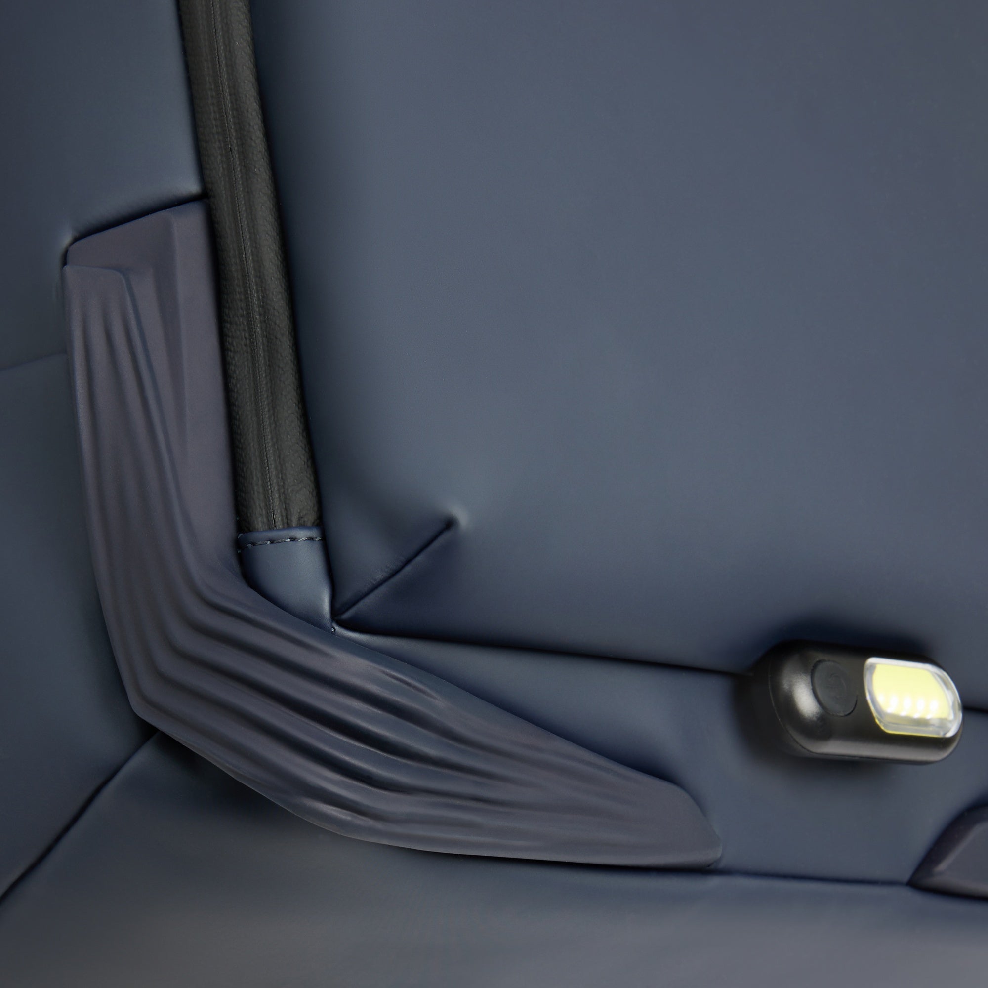 Water resistant travel laptop backpack 15,6"