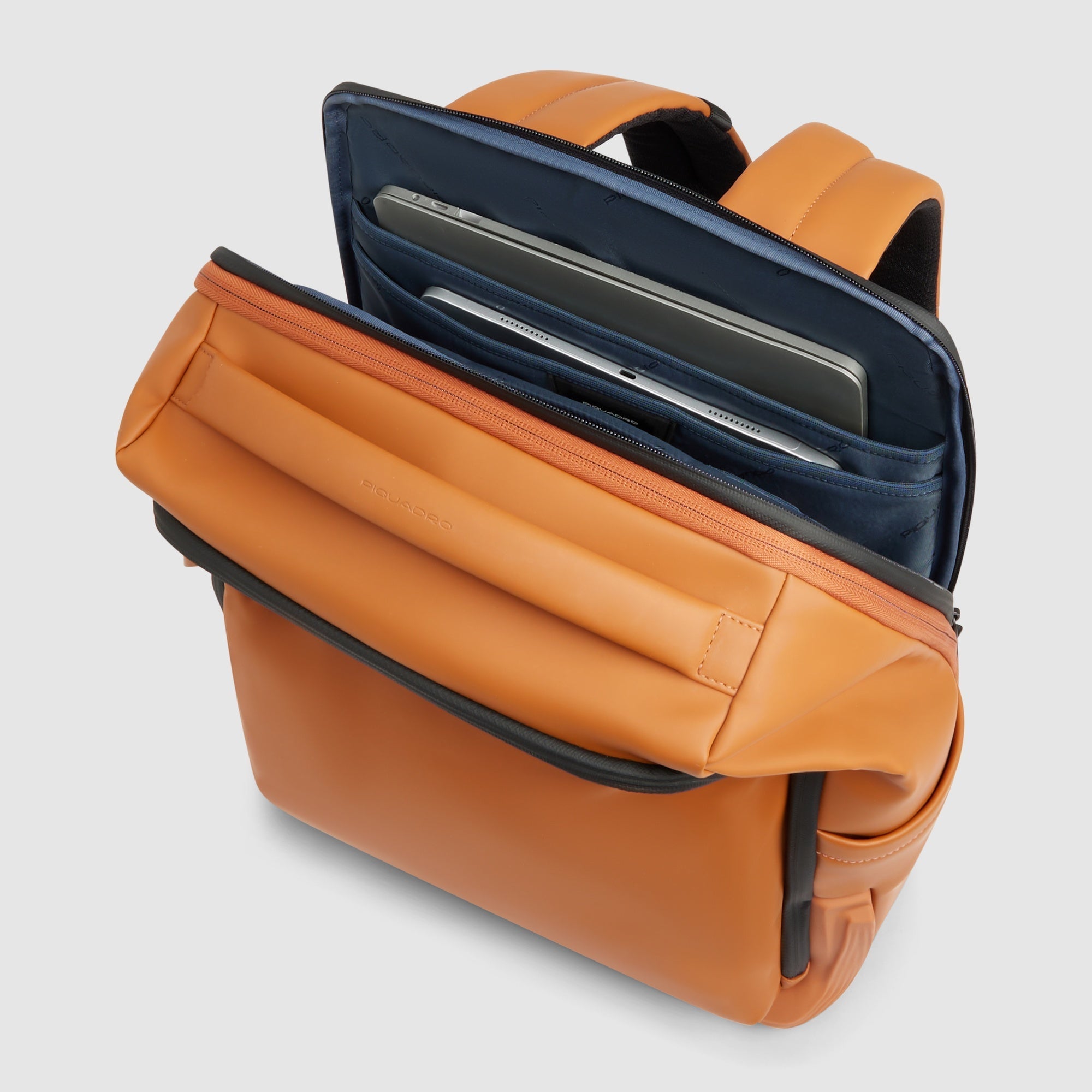 Water resistant travel laptop backpack 15,6" - 5