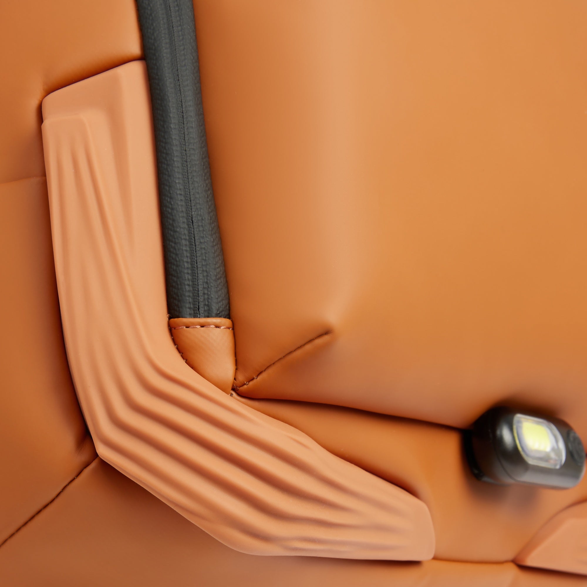 Water resistant travel laptop backpack 15,6"