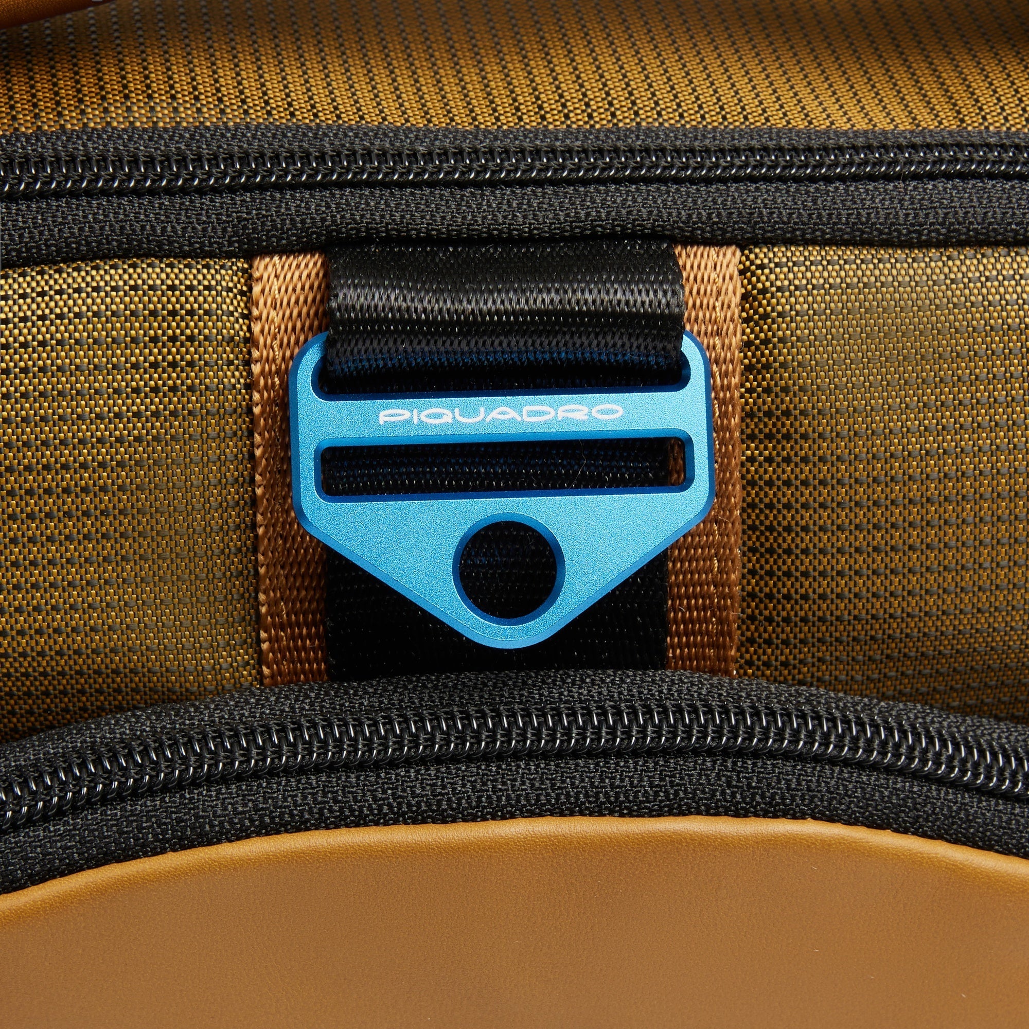 Men's crossbody bag in bio-based material