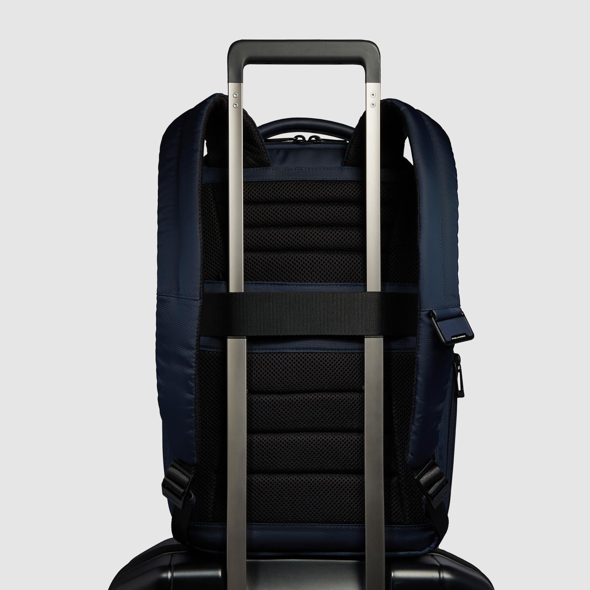 Expandable travel laptop backpack 15,6"