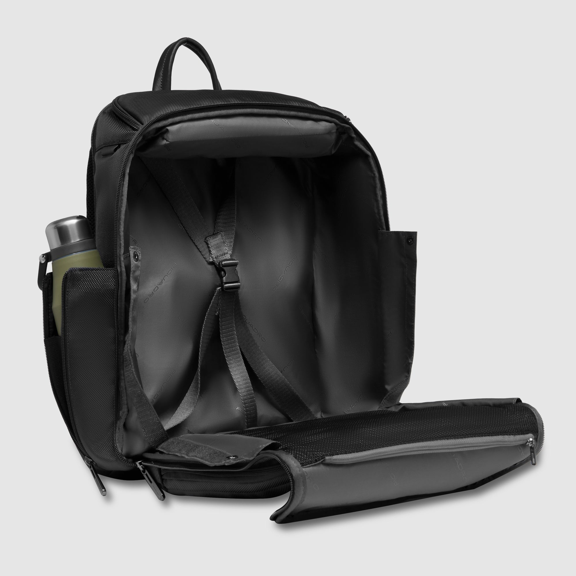 Travel laptop backpack 15,6" in recycled textile