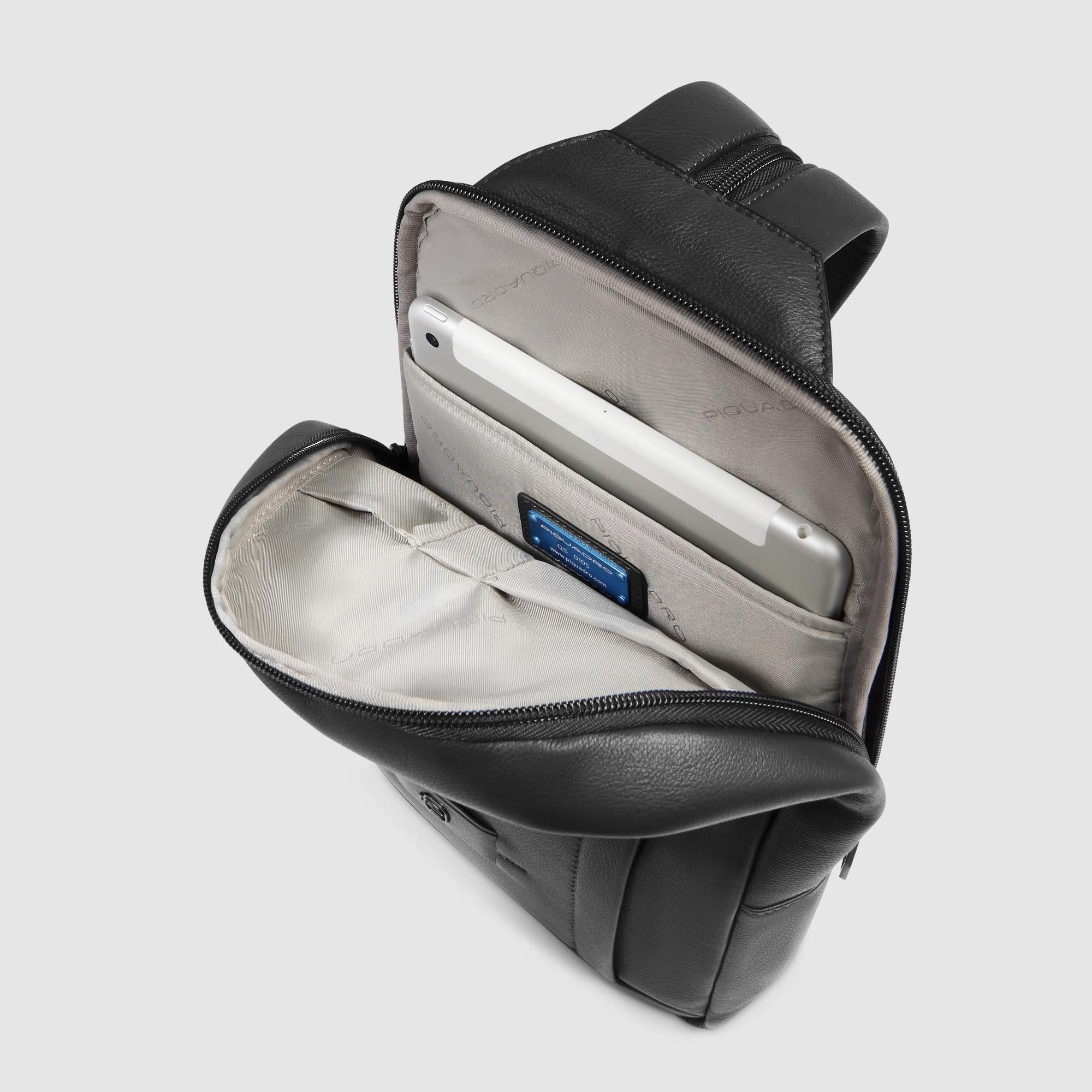 Sling bag im iPad®-Format