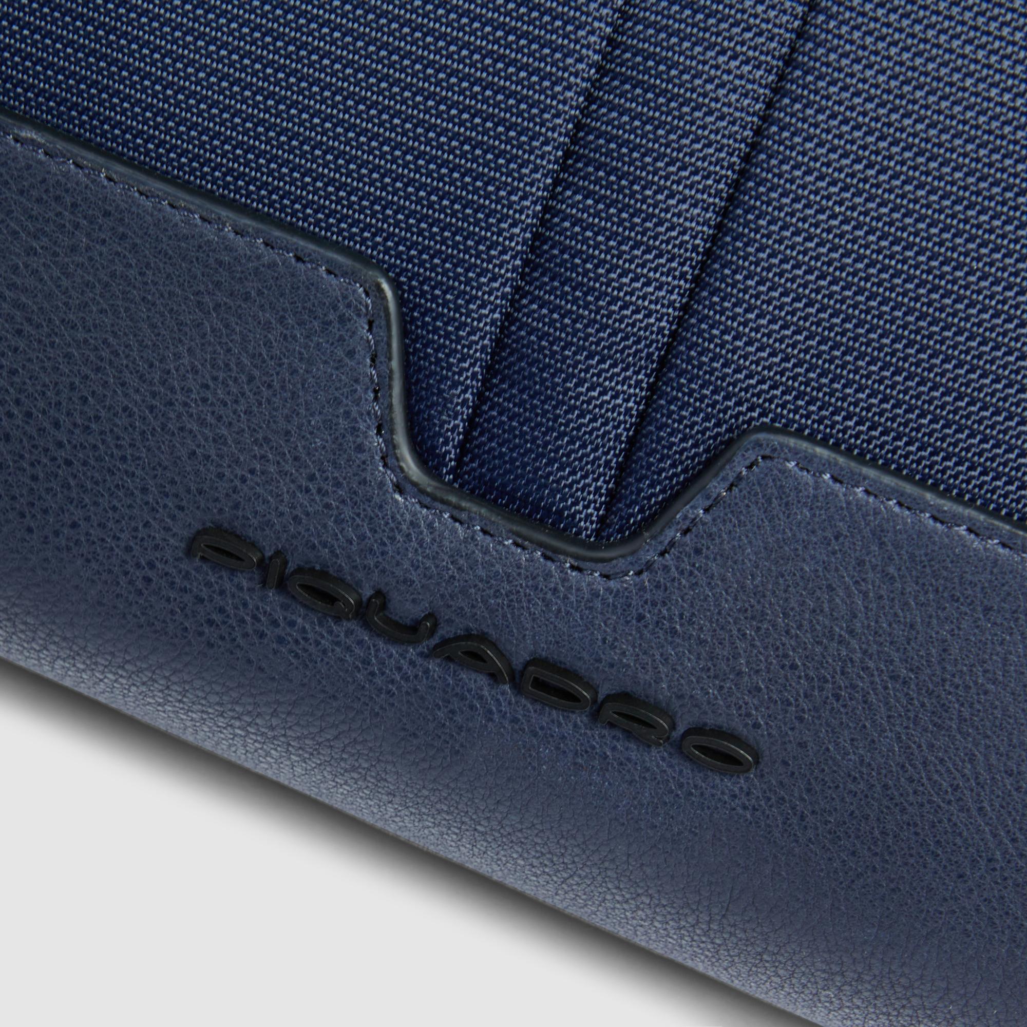 Expandable bum bag in recycled fabric