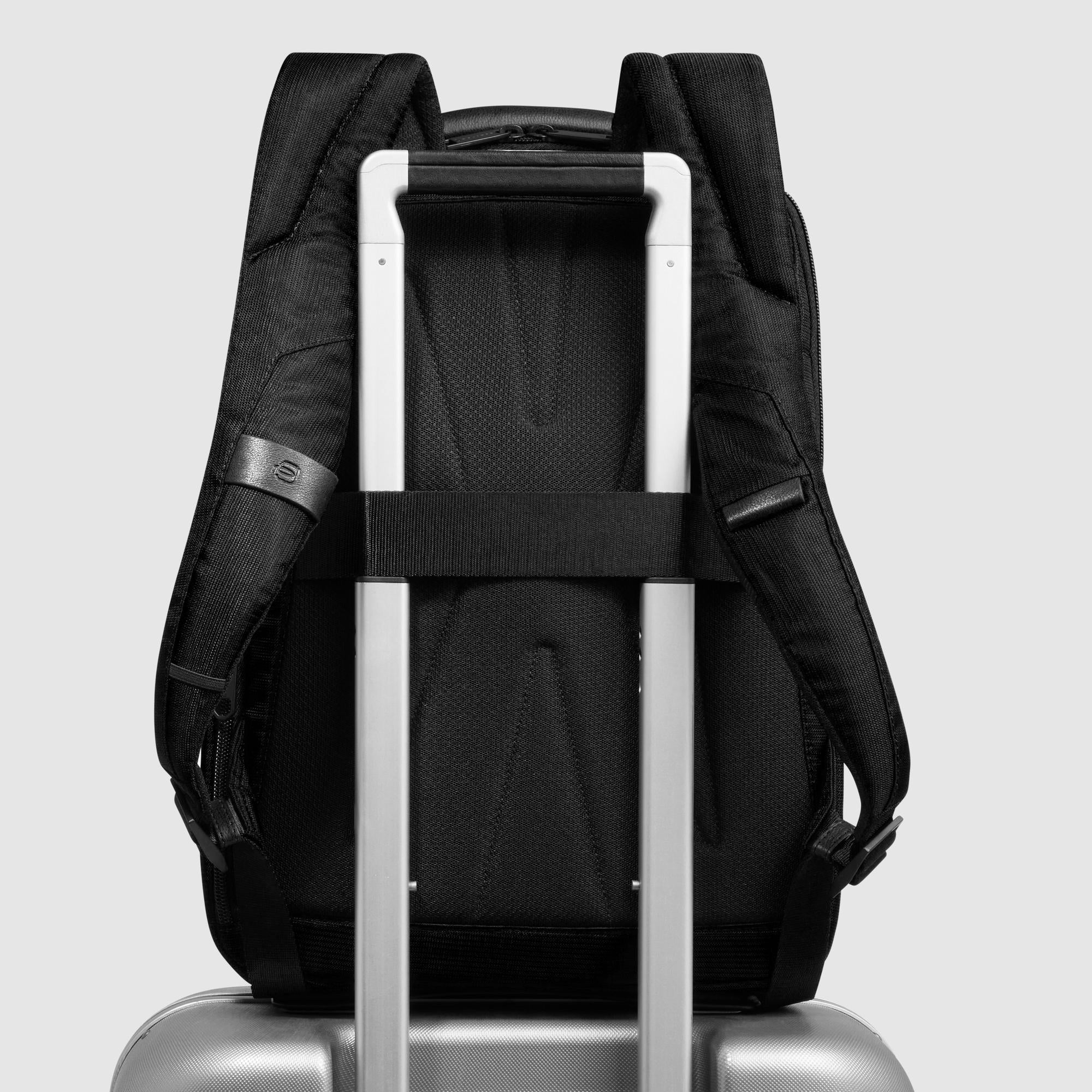 Travel laptop backpack 15,6" in recycled fabric