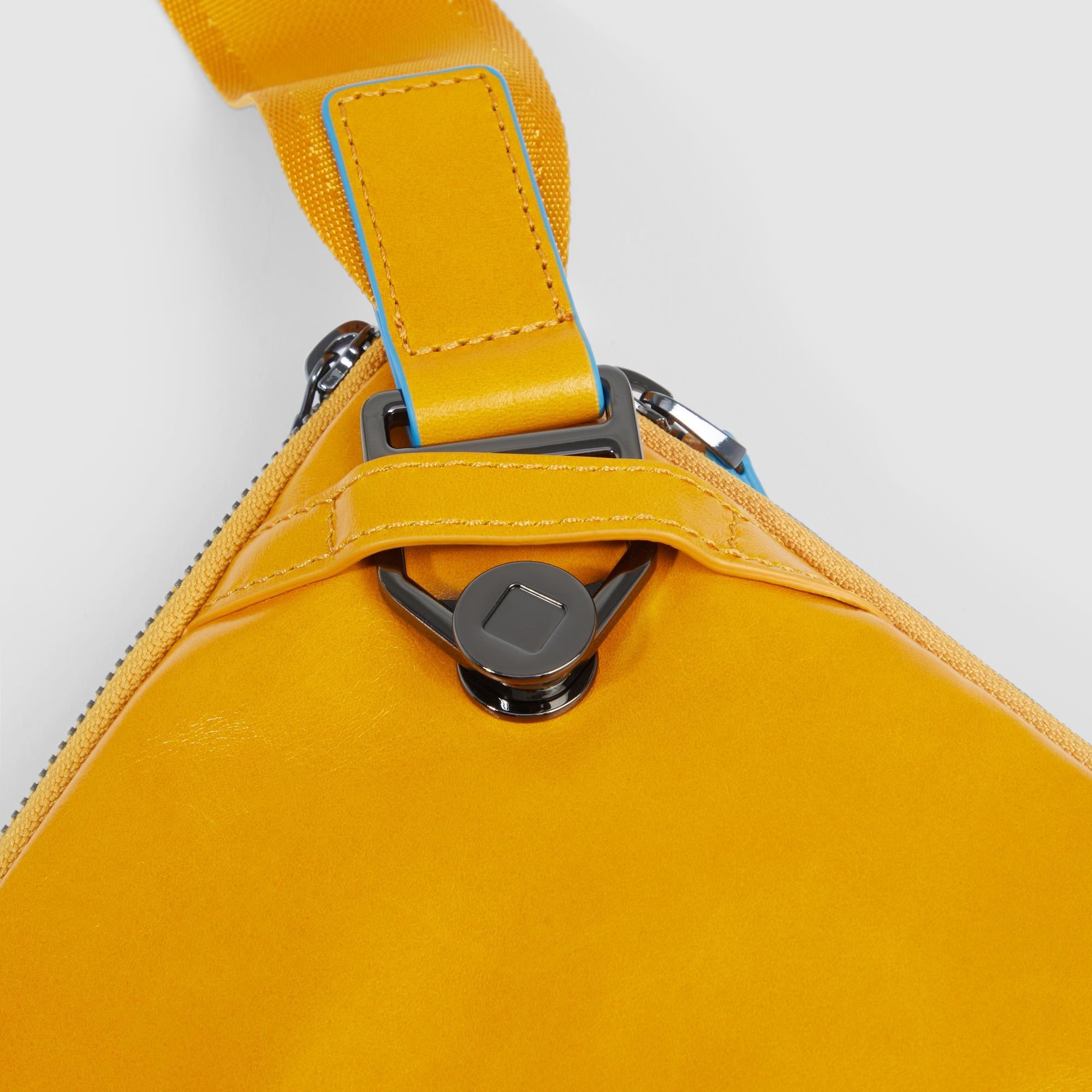 Expandable, flat waist bag - 5