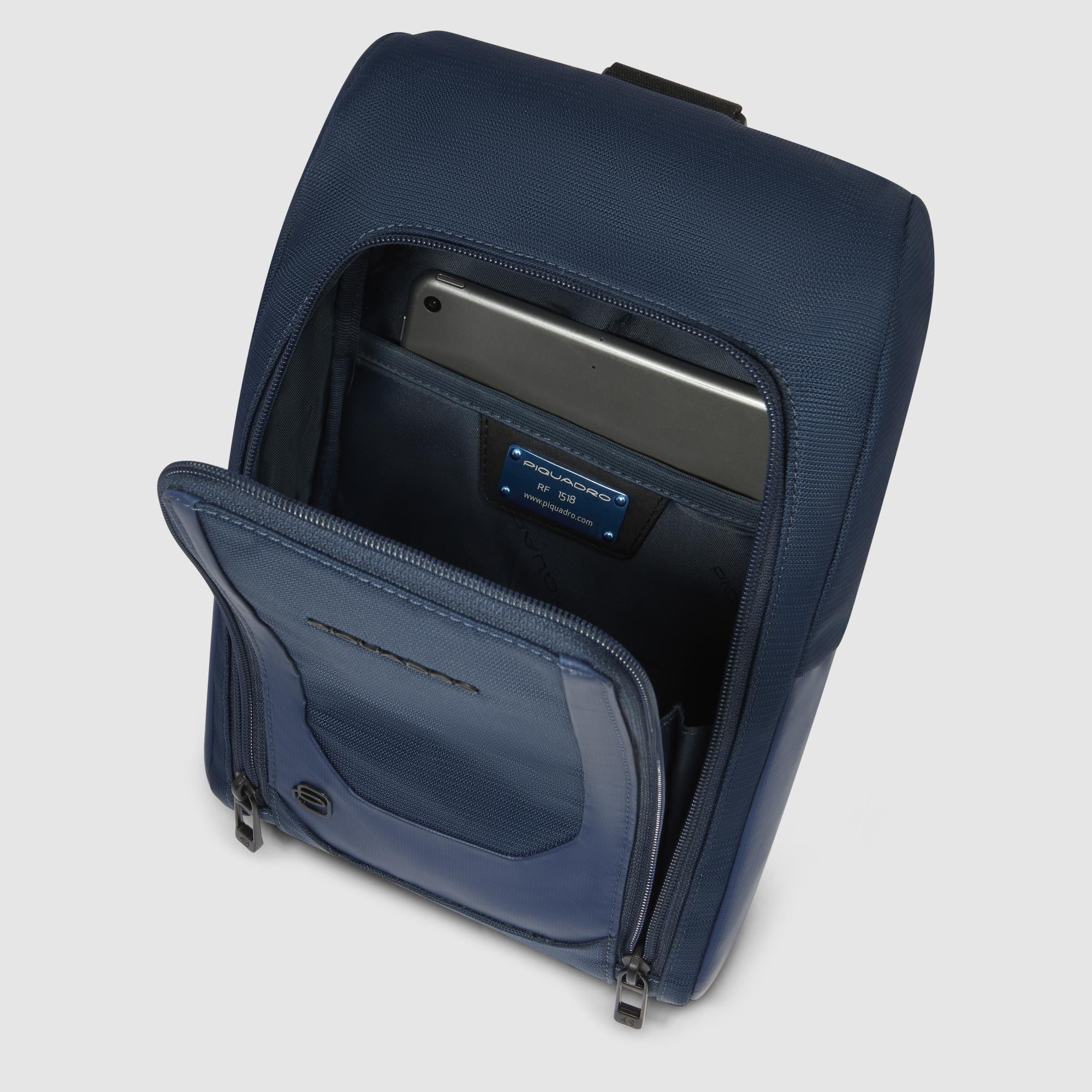 Zaino monospalla uomo in tessuto riciclato