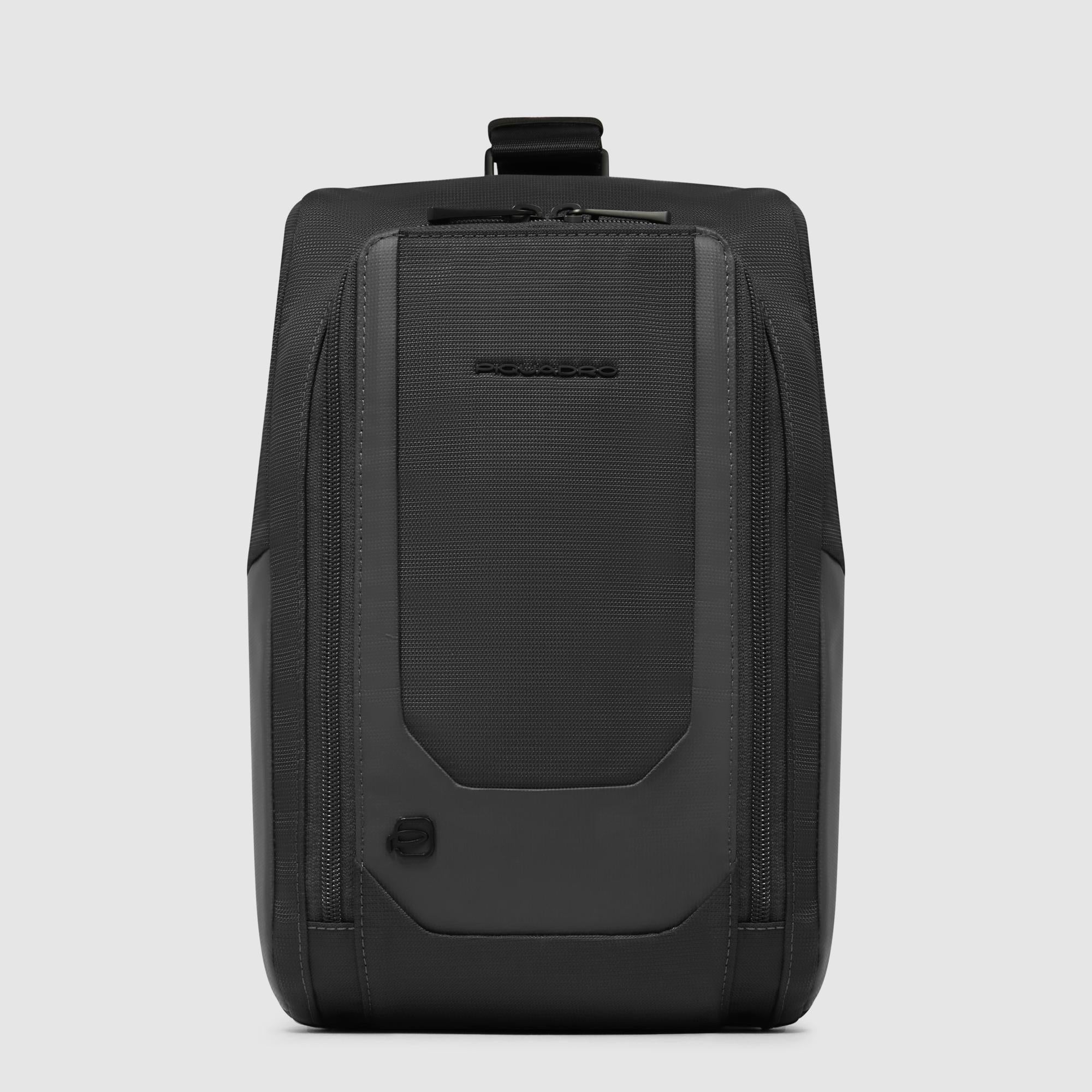 Sling bag in recycled fabric