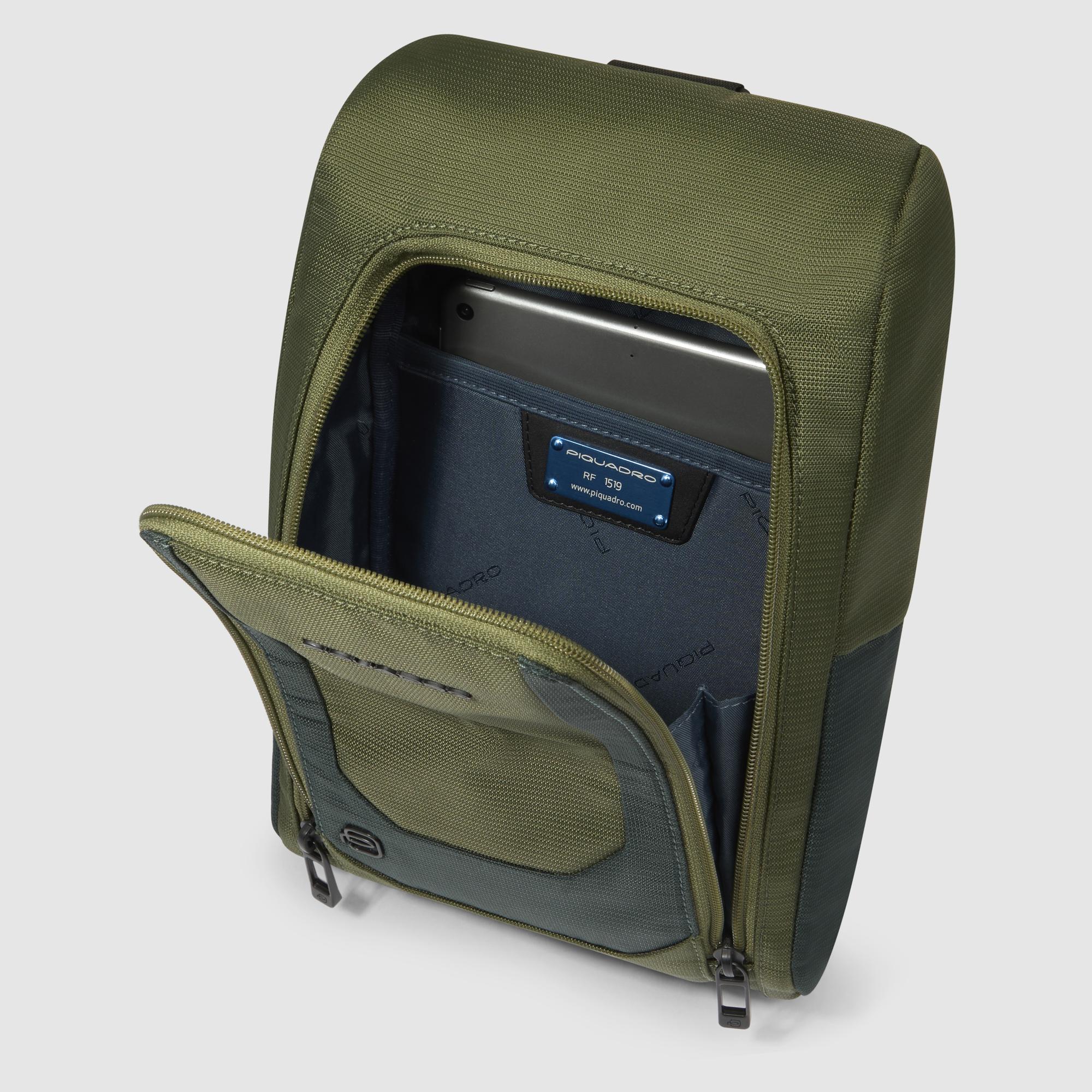 Zaino monospalla uomo in tessuto riciclato