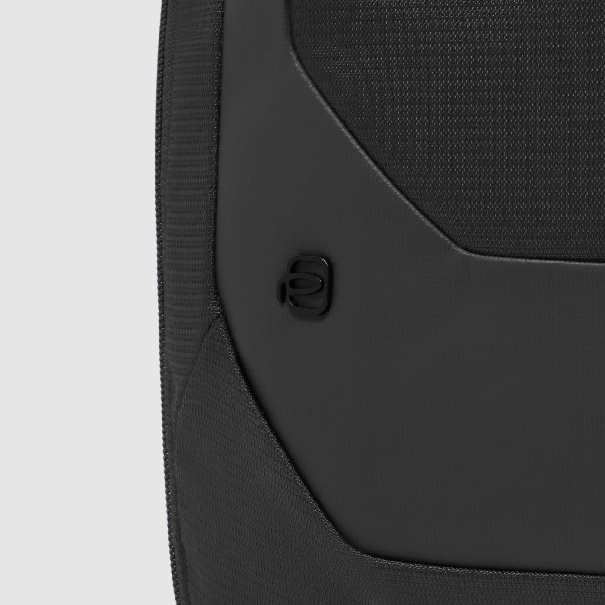 Travel laptop backpack 15,6" in recycled fabric