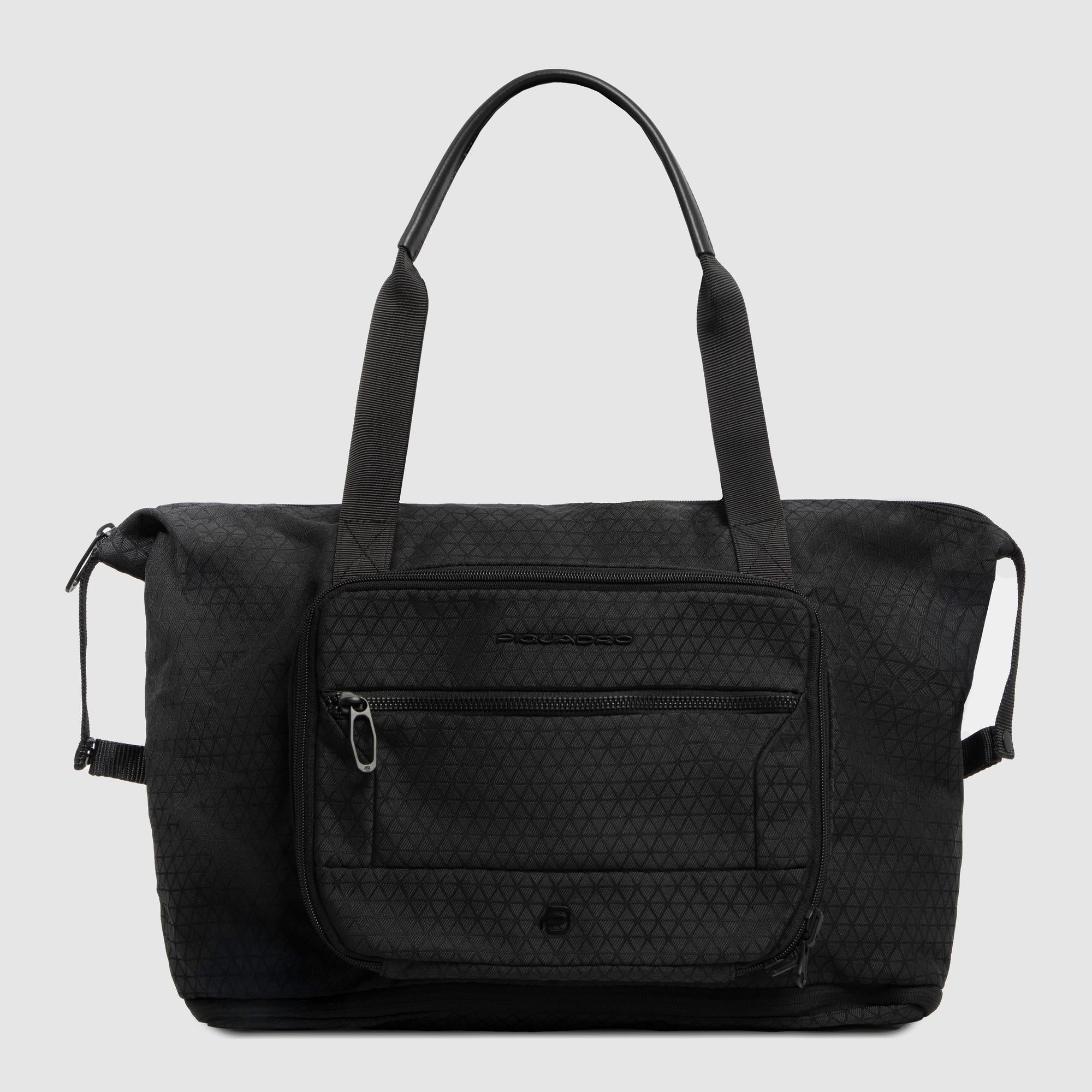 Foldable travel bag in recycled fabric