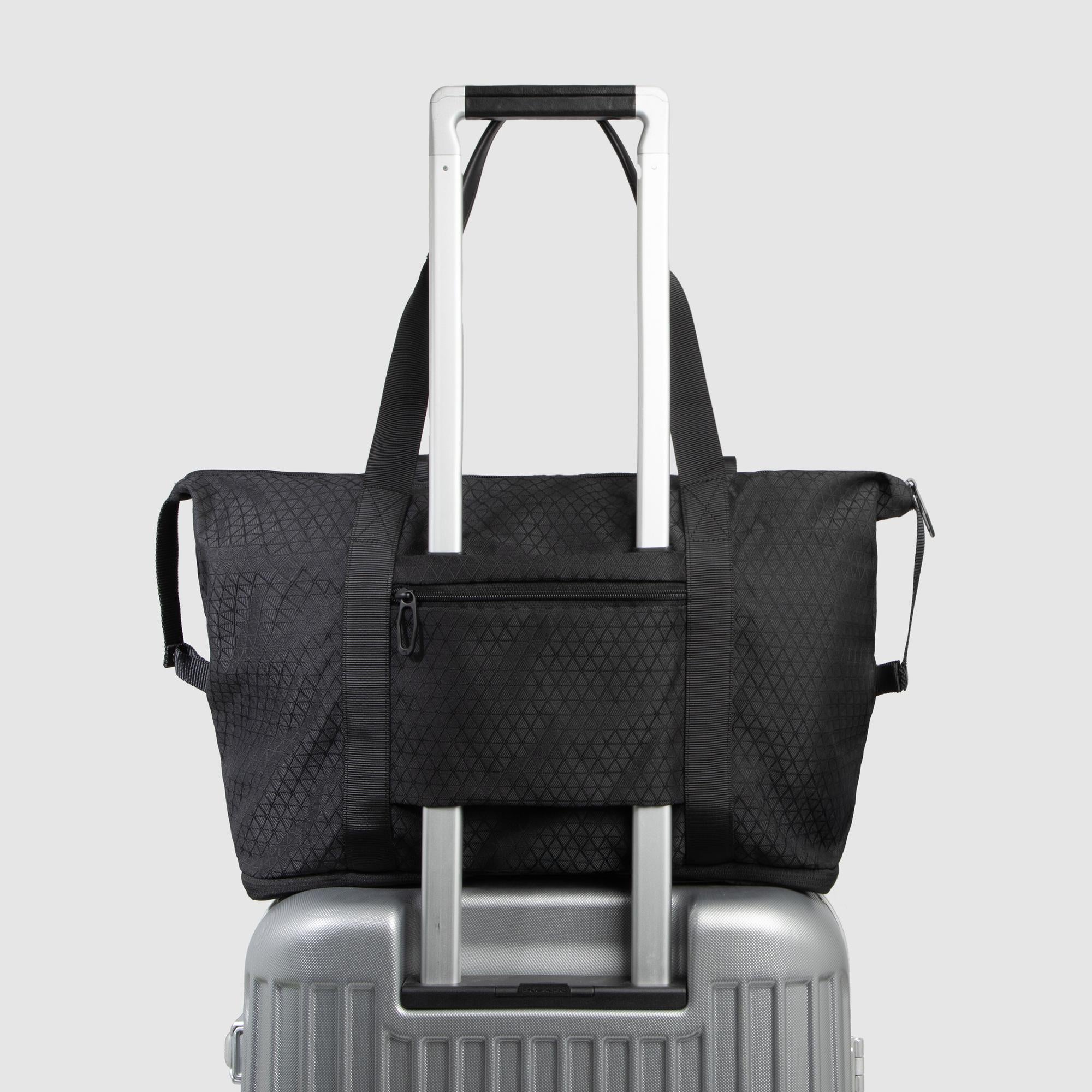 Foldable travel bag in recycled fabric - 3