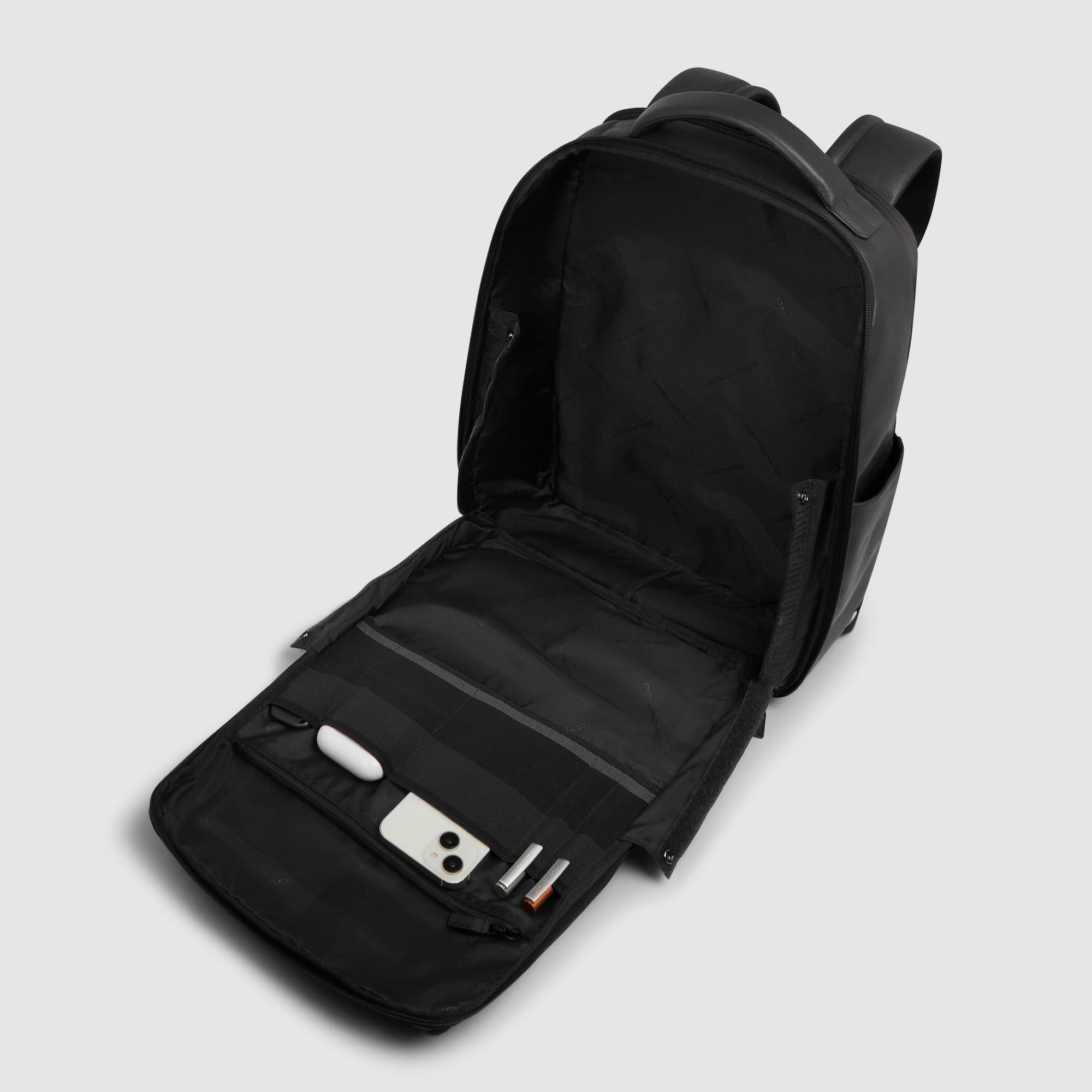 Travel laptop backpack 15,6"