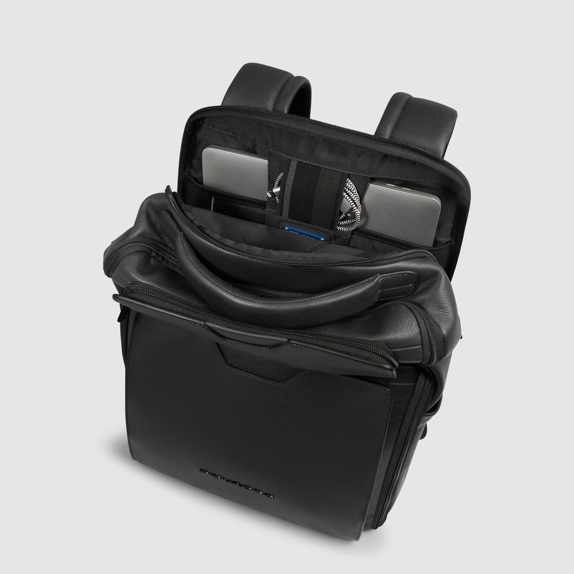 Travel laptop backpack 15,6"