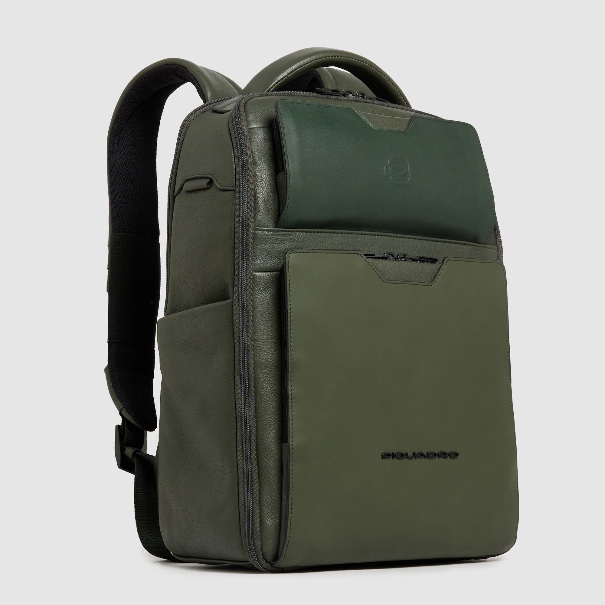 Travel laptop backpack 15,6" - 20
