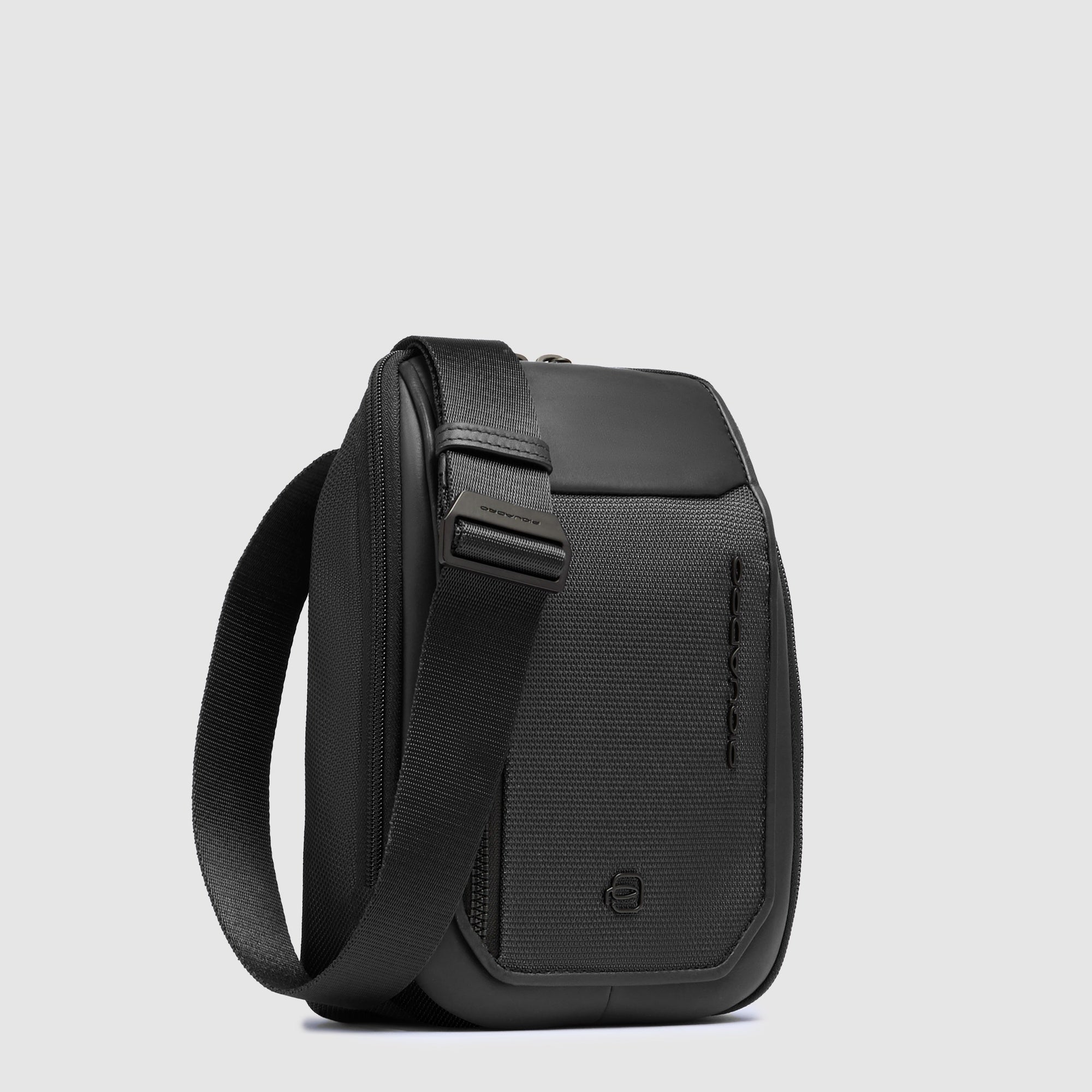 Men's crossbody bag in recycled textile