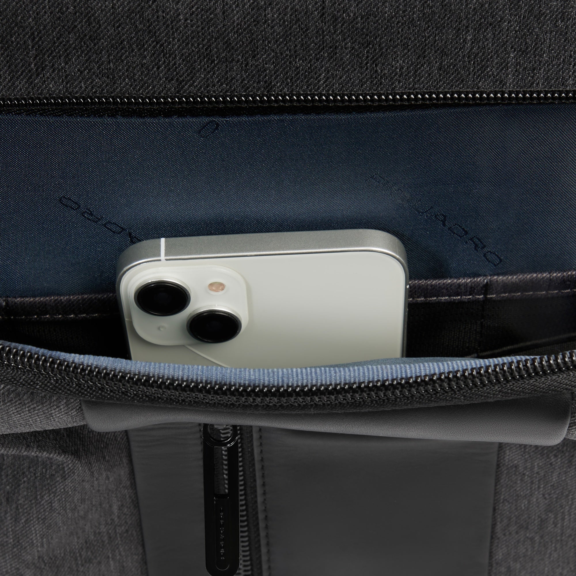 Expandable, travel laptop backpack 15,6"