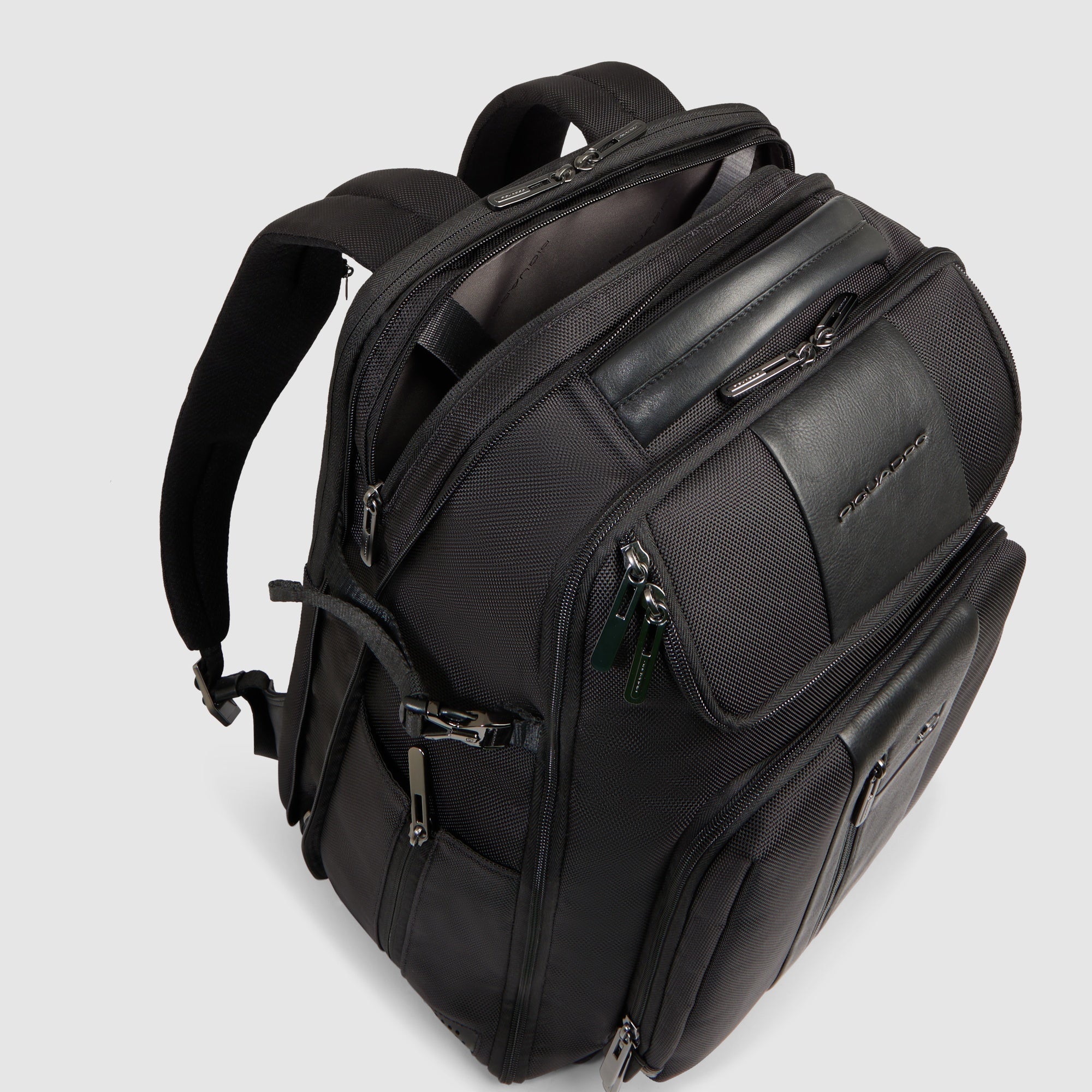 Expandable, travel laptop backpack 15,6"