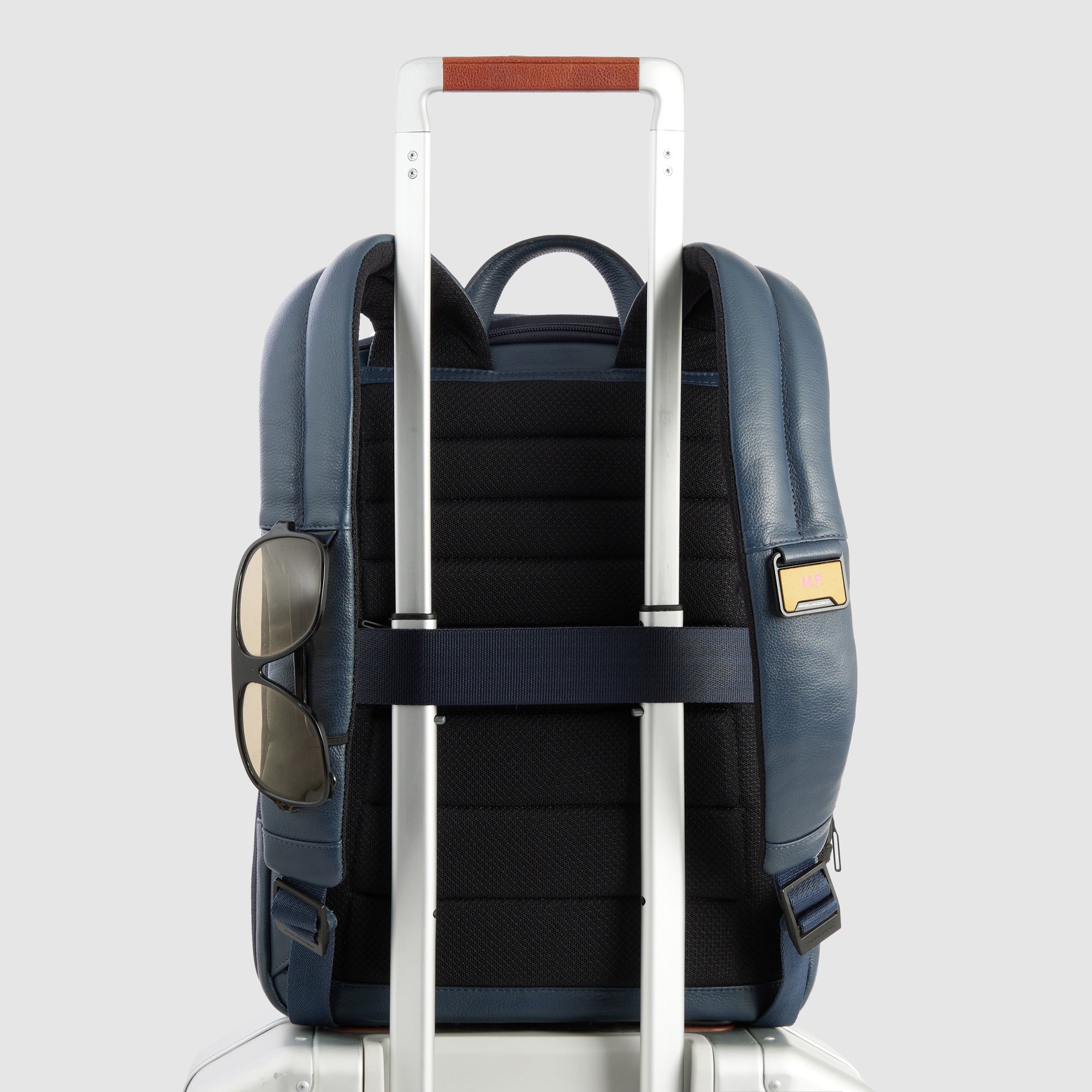 Expandable laptop backpack 14"