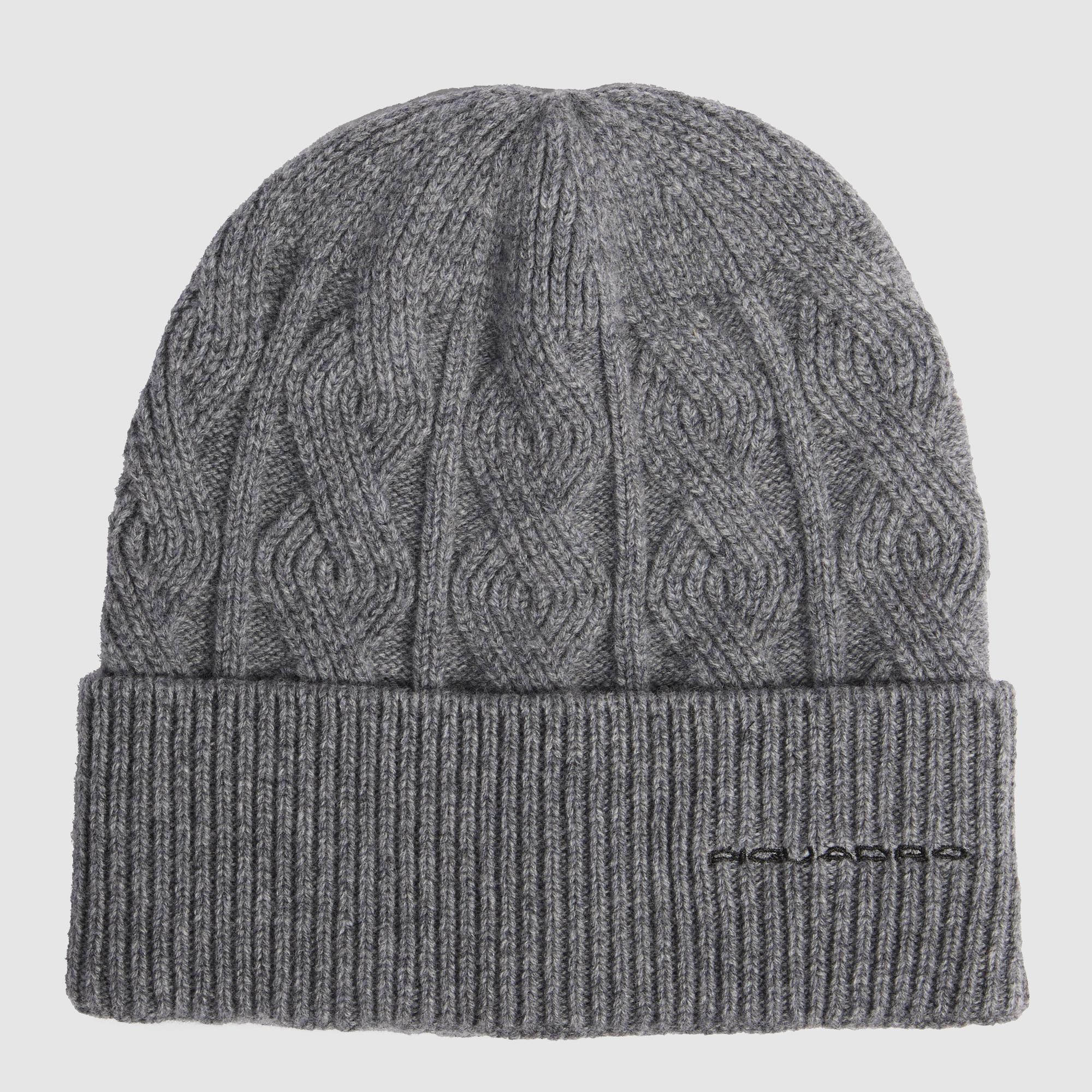 Beanie hat in 100% pure wool
