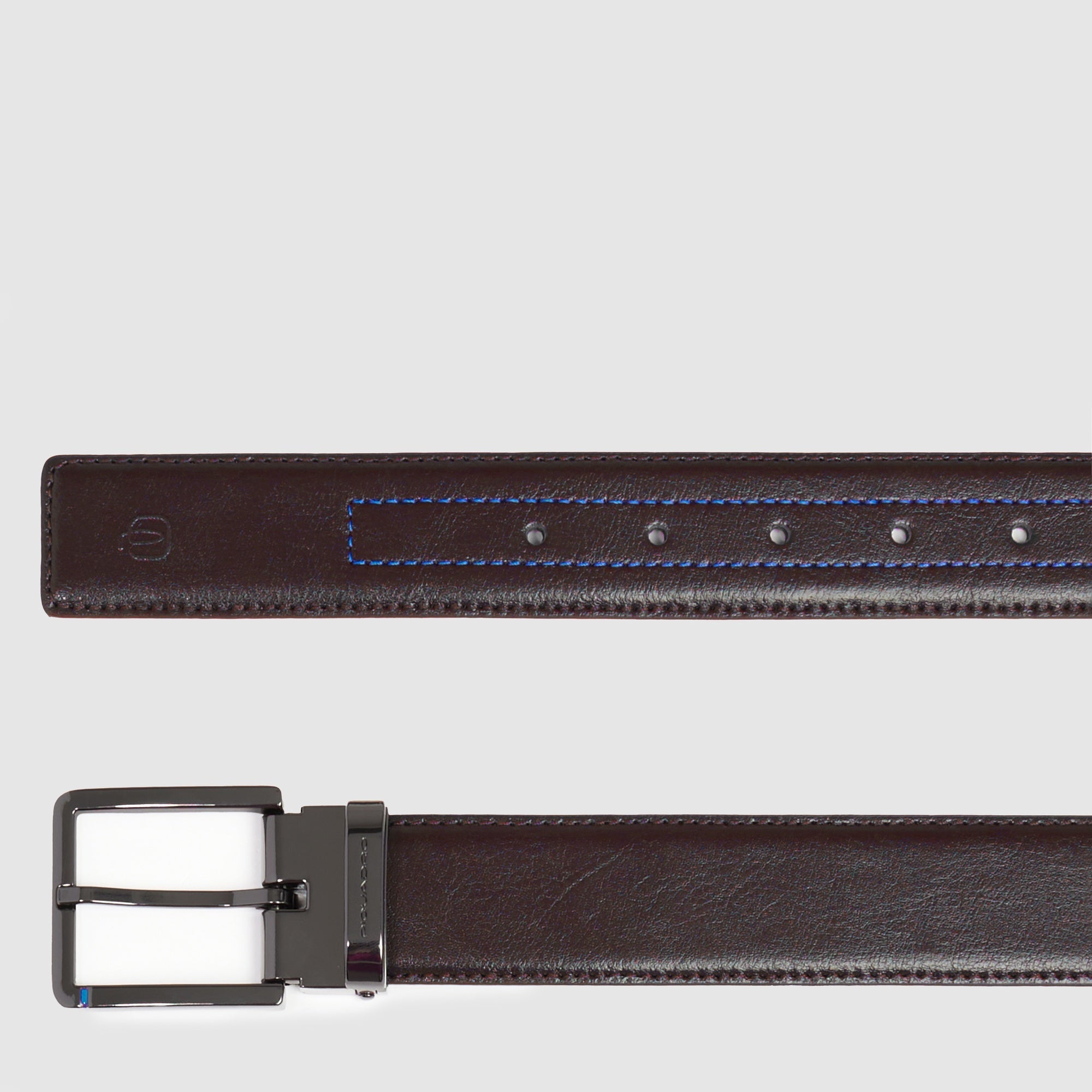 Men’s leather belt with prong buckle