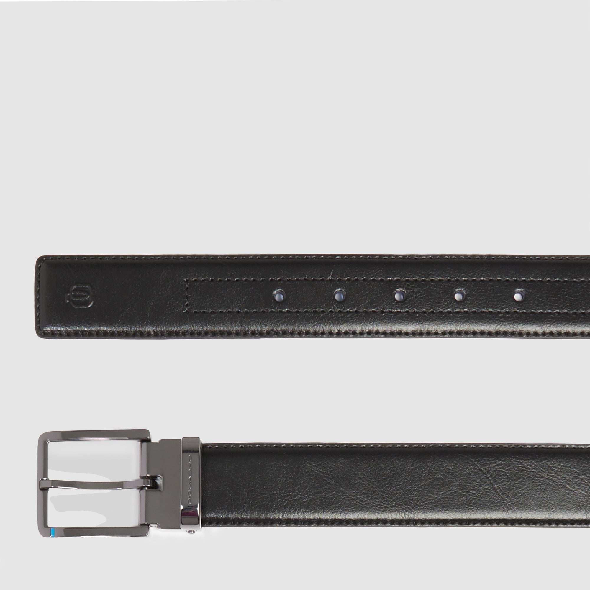 Men’s leather belt with prong buckle