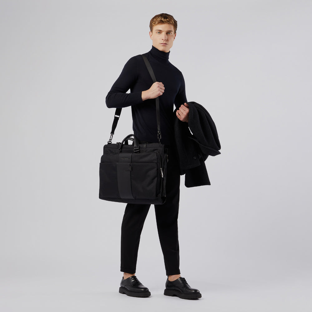 Folding garment bag in recycled textile