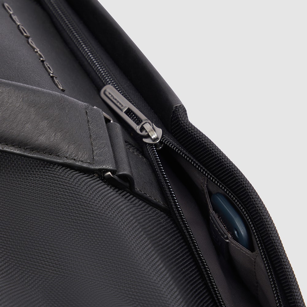 Hanging garment duffel bag in recycled textile - 4