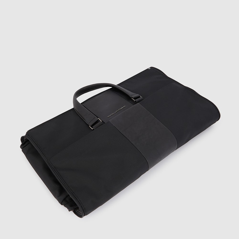 Hanging garment duffel bag in recycled textile - 9