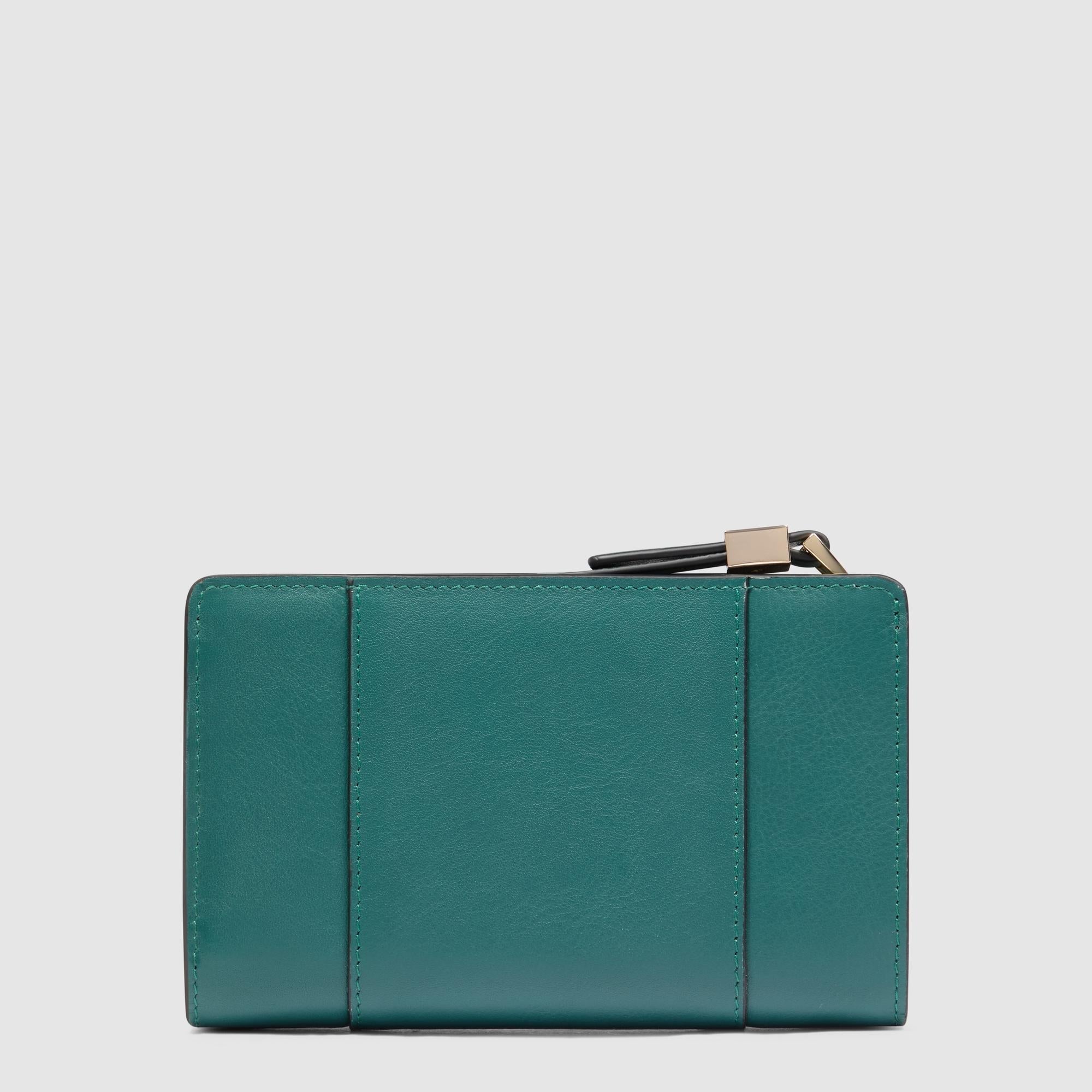 Women’s bifold wallet